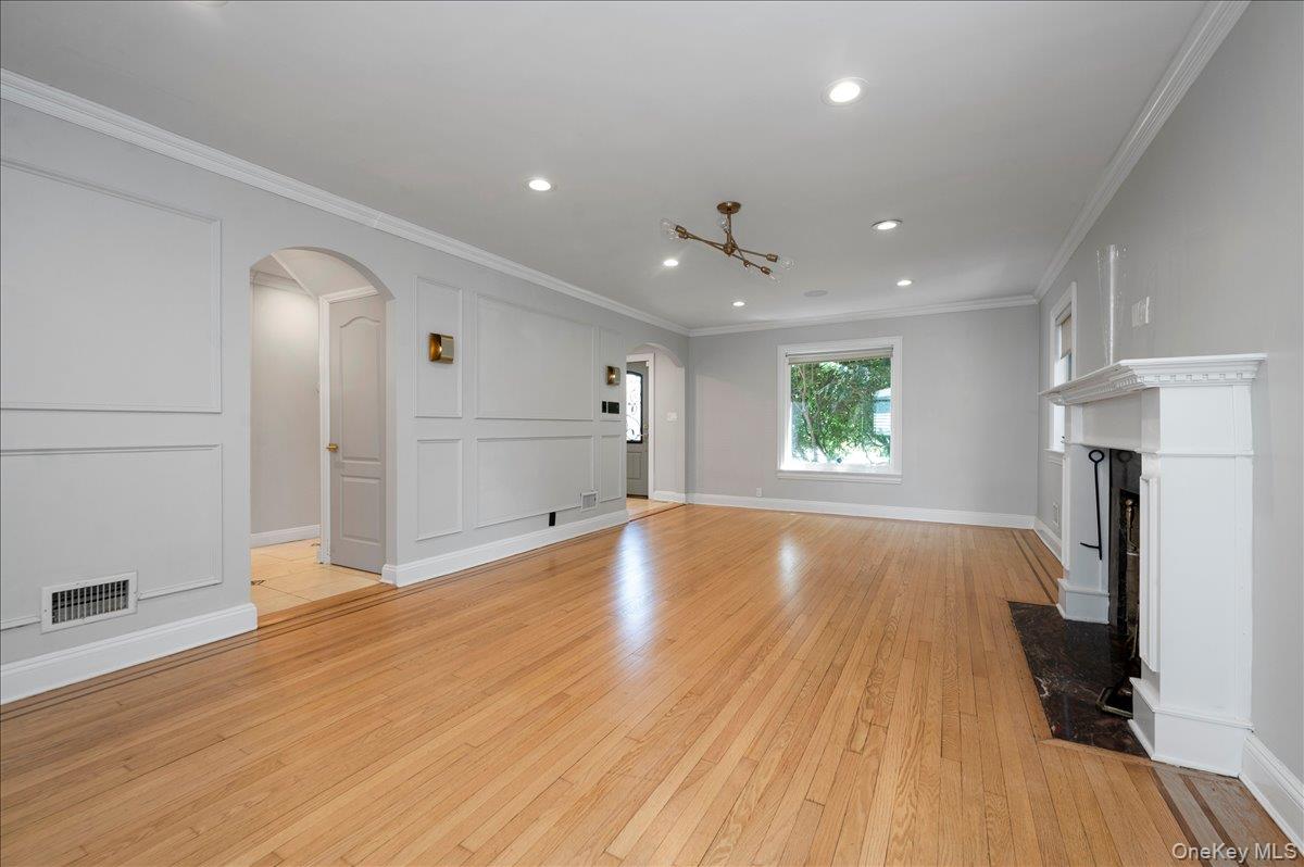 18 Pond Park Road – For Sale photo 5