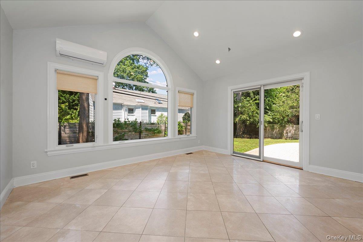 18 Pond Park Road – For Sale photo 6