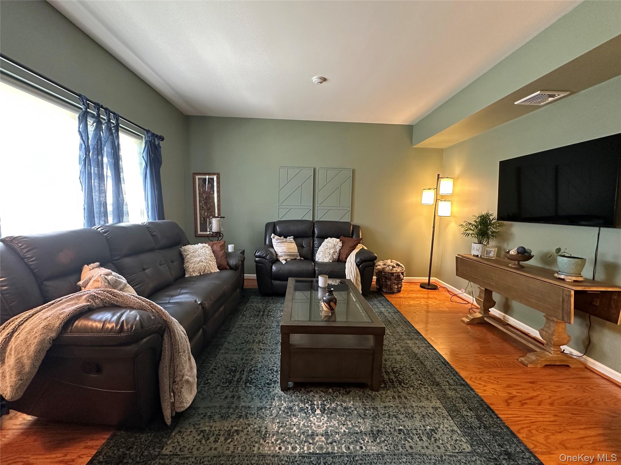 33 Daremy Circle – For Sale photo 4