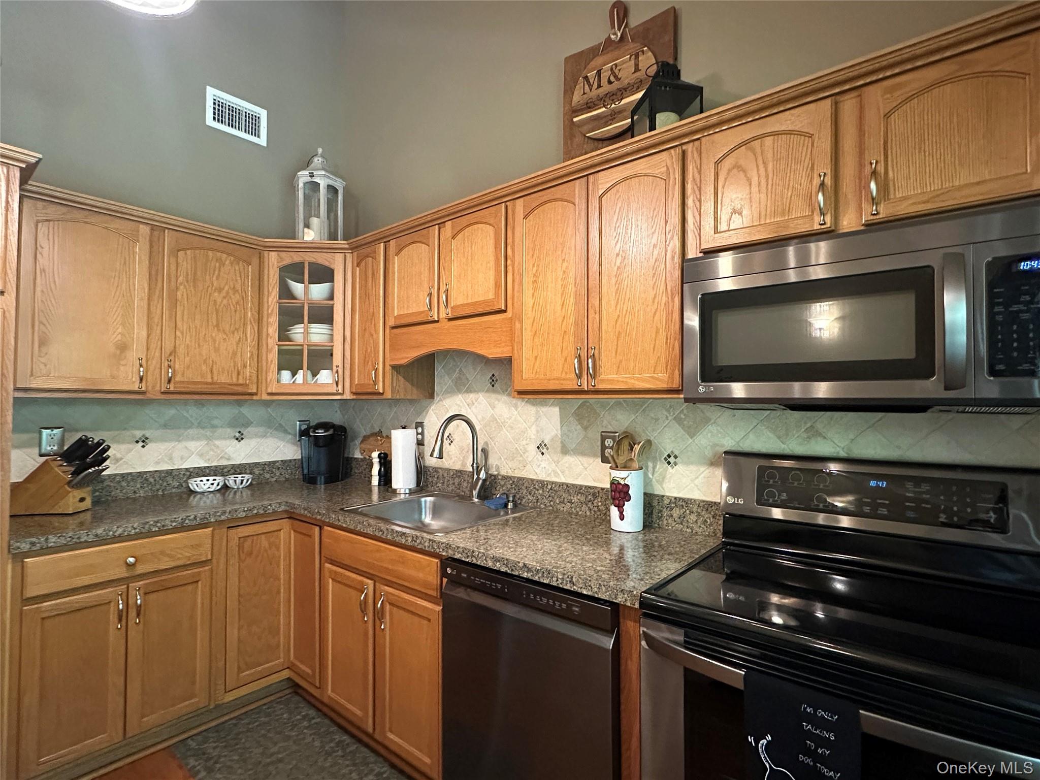 33 Daremy Circle – For Sale photo 5
