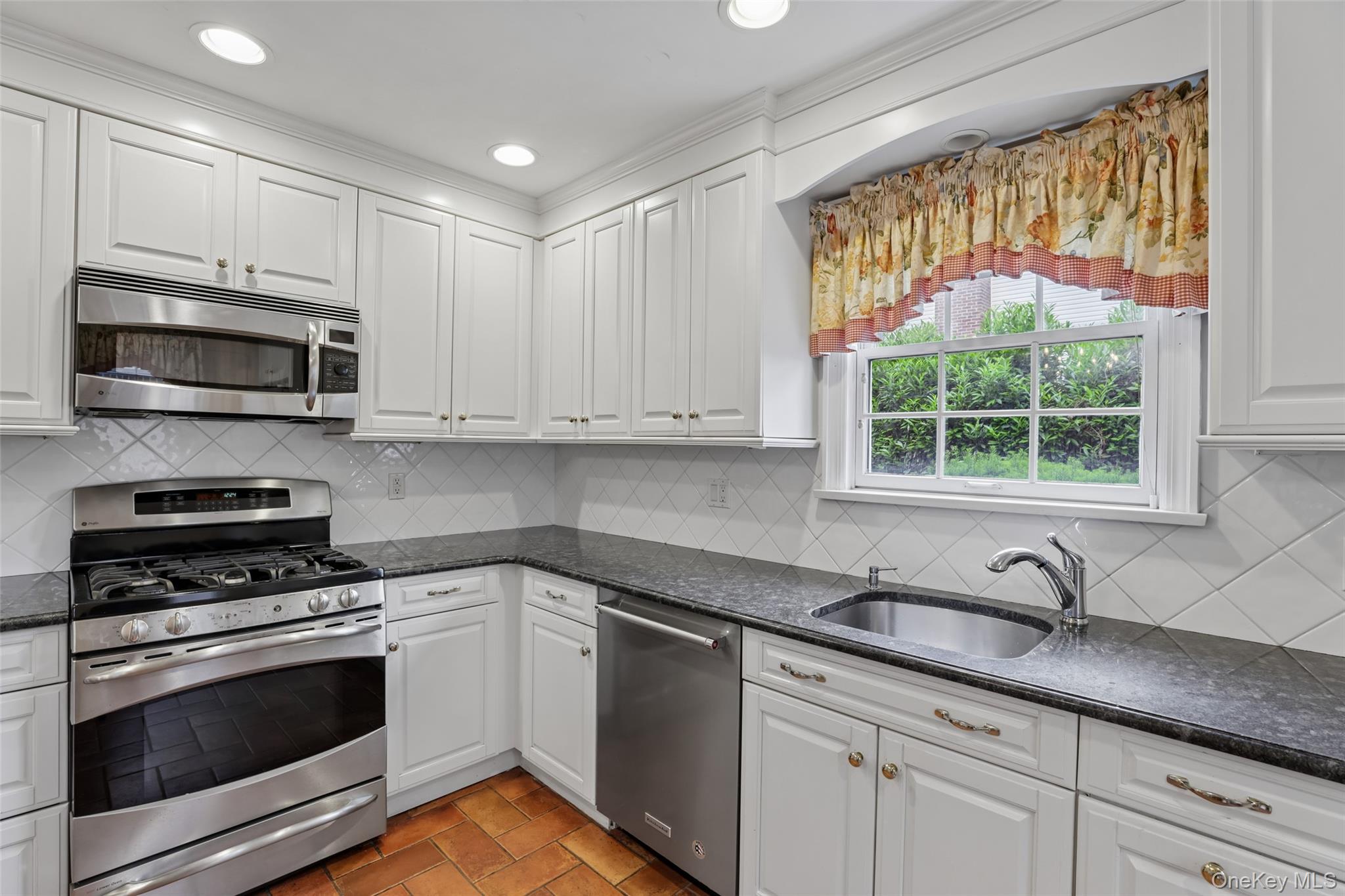 105 Stewart Avenue – For Sale photo 8