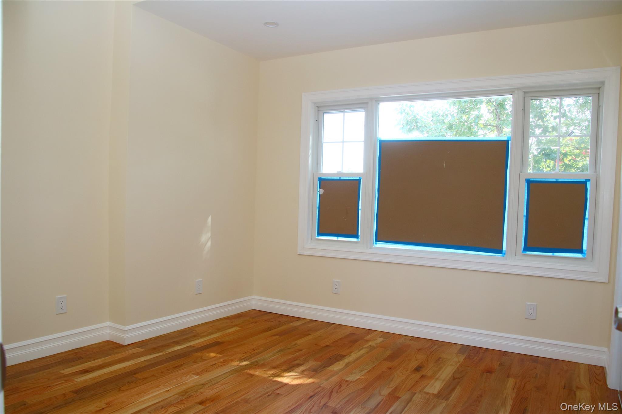 1048 E 98 Street – For Sale photo 5