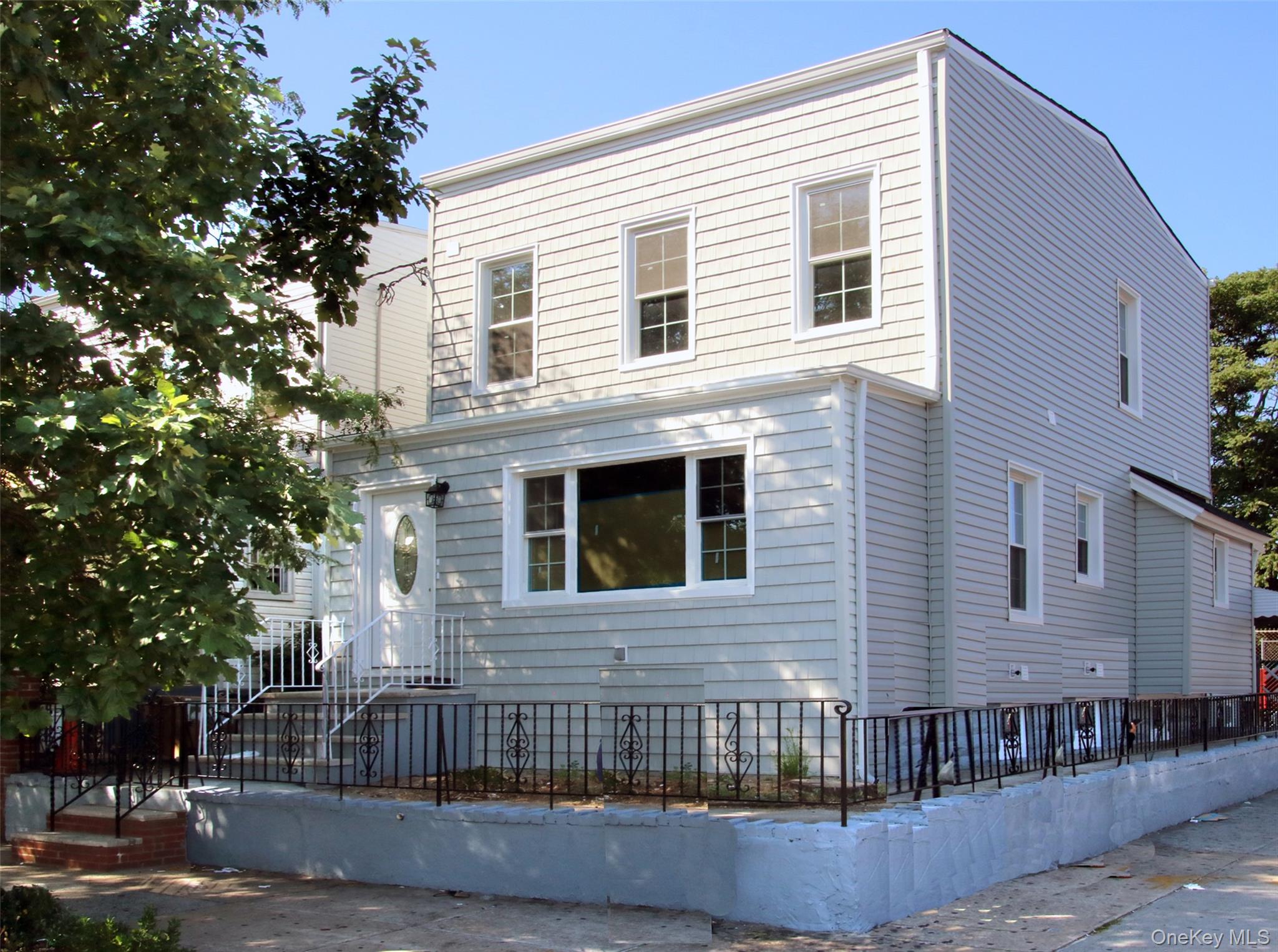 1048 E 98 Street – For Sale