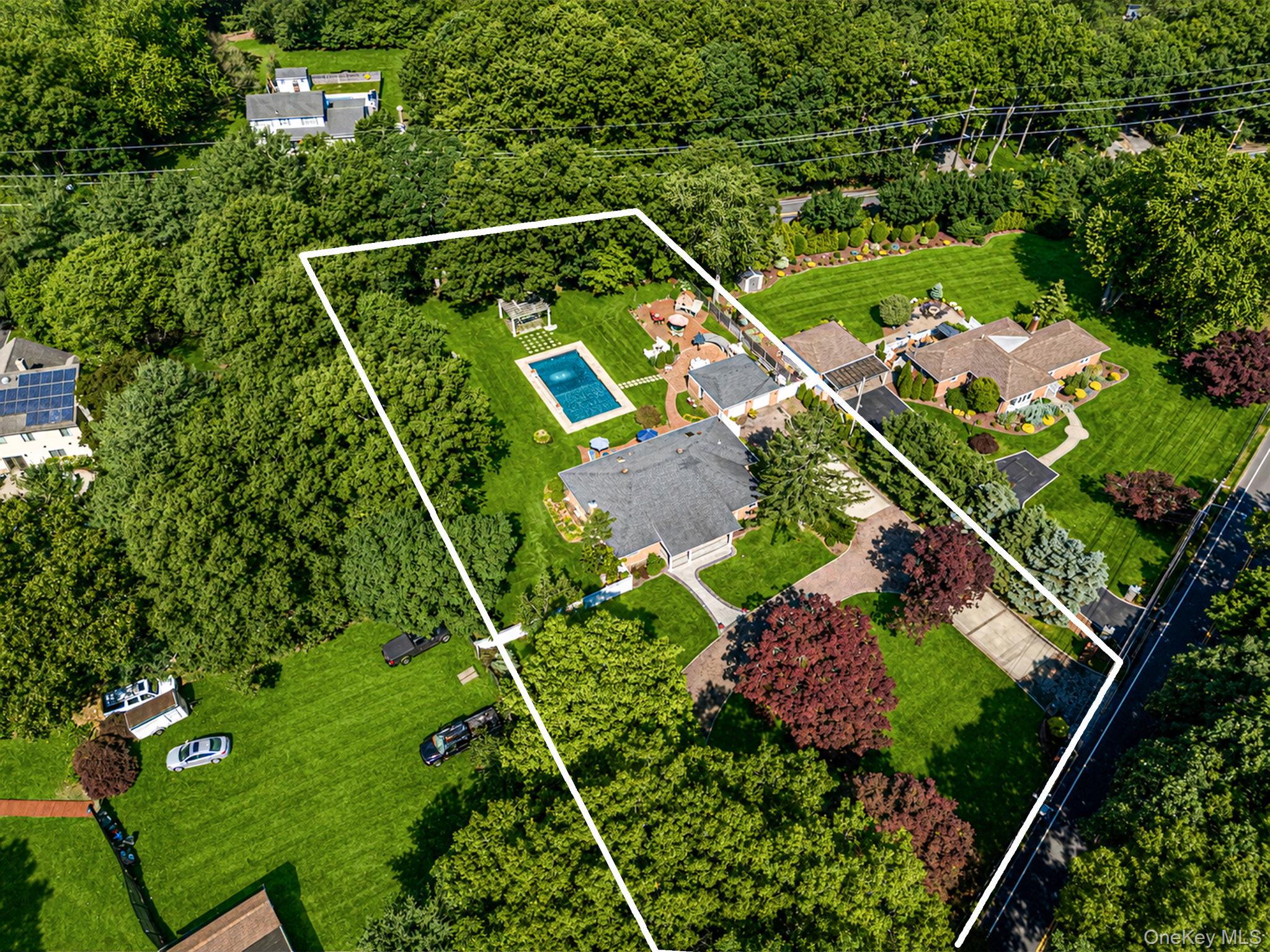 199 Dix Hills Road – For Sale photo 14