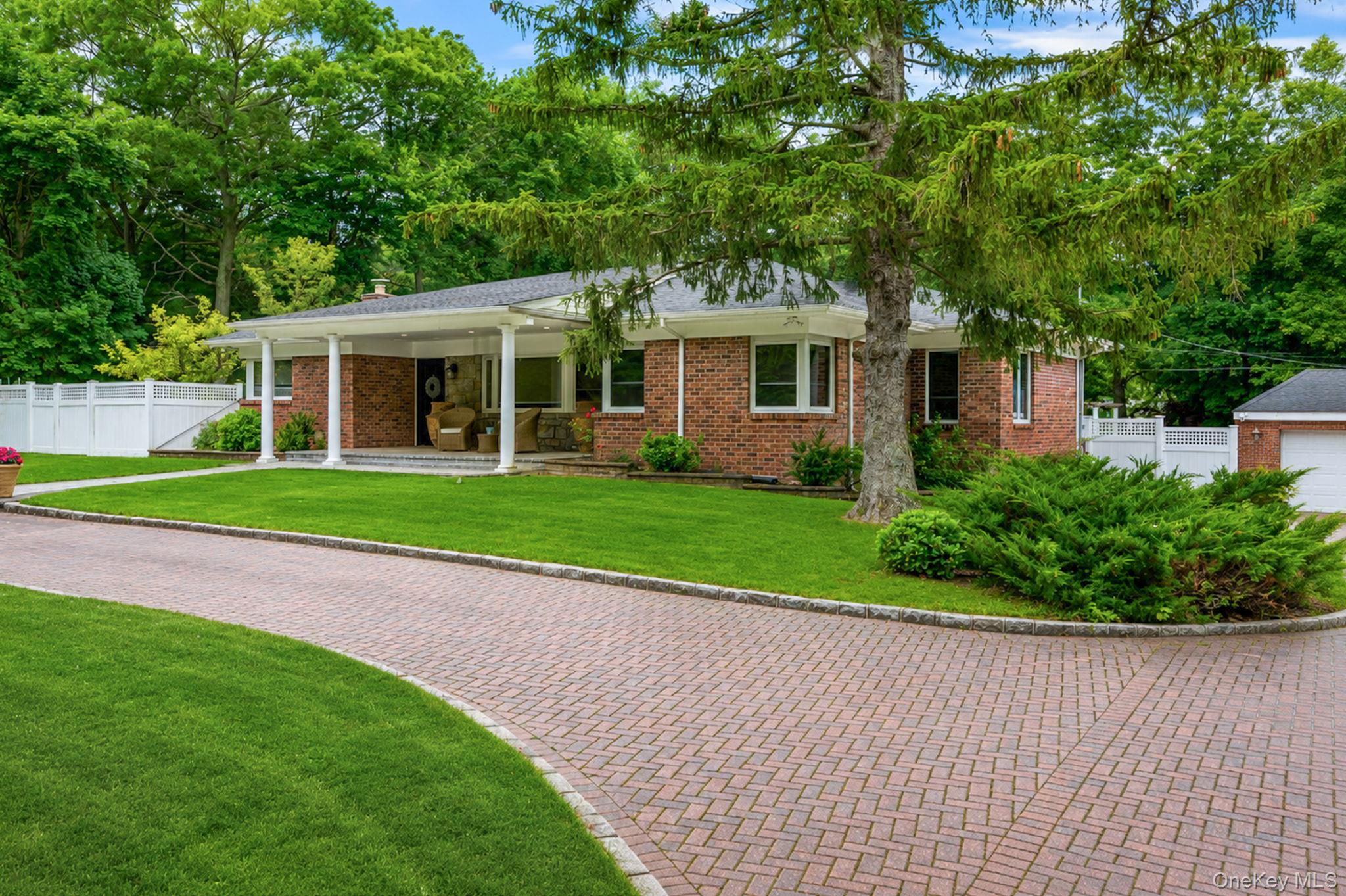 199 Dix Hills Road – For Sale photo 2