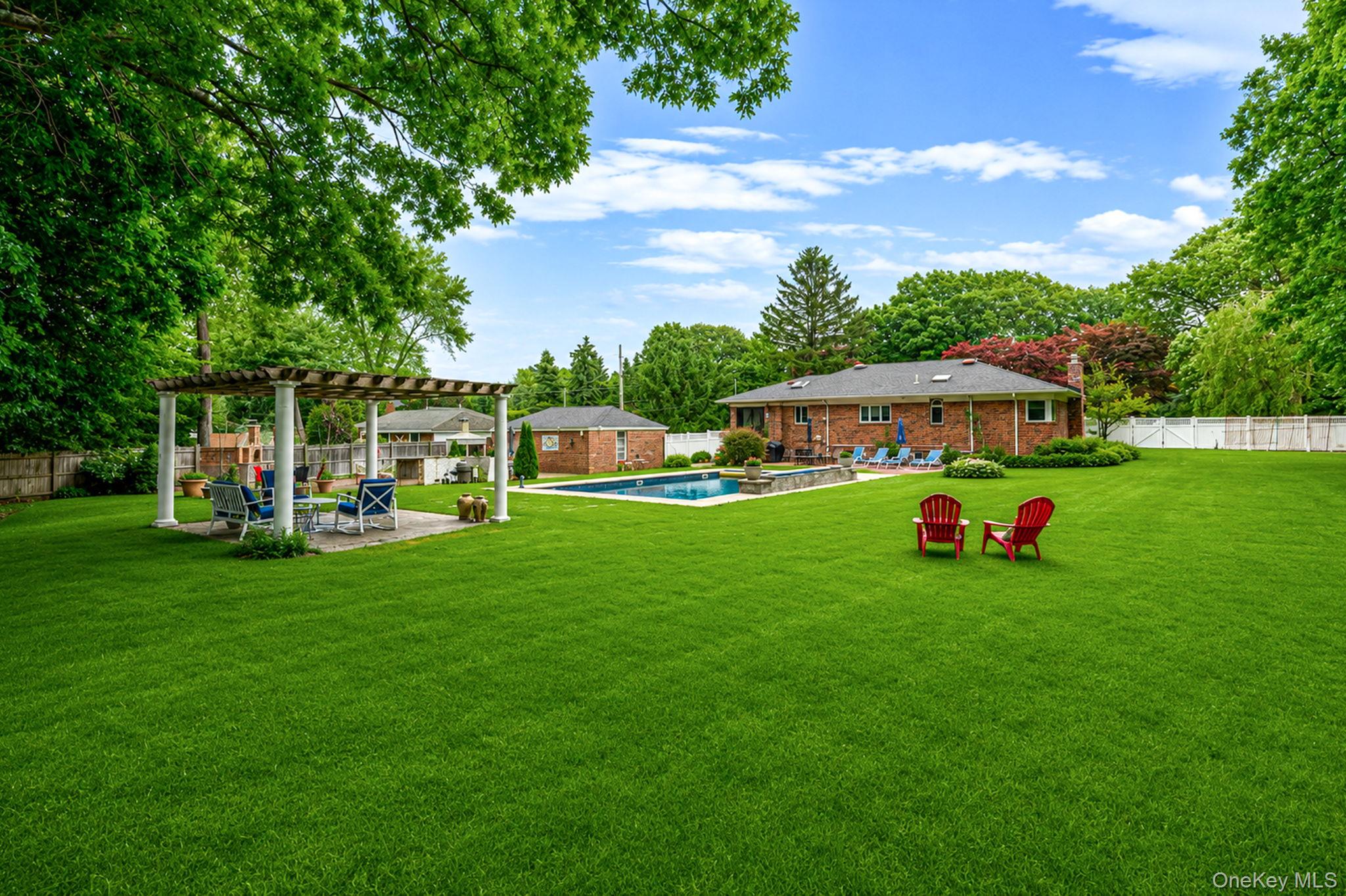 199 Dix Hills Road – For Sale photo 16