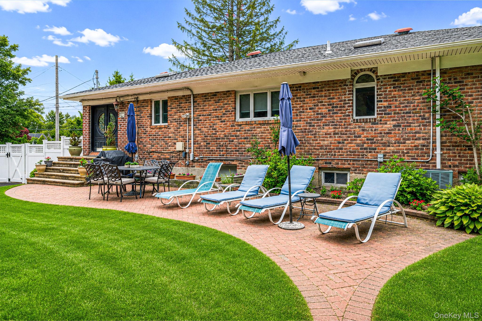 199 Dix Hills Road – For Sale photo 38