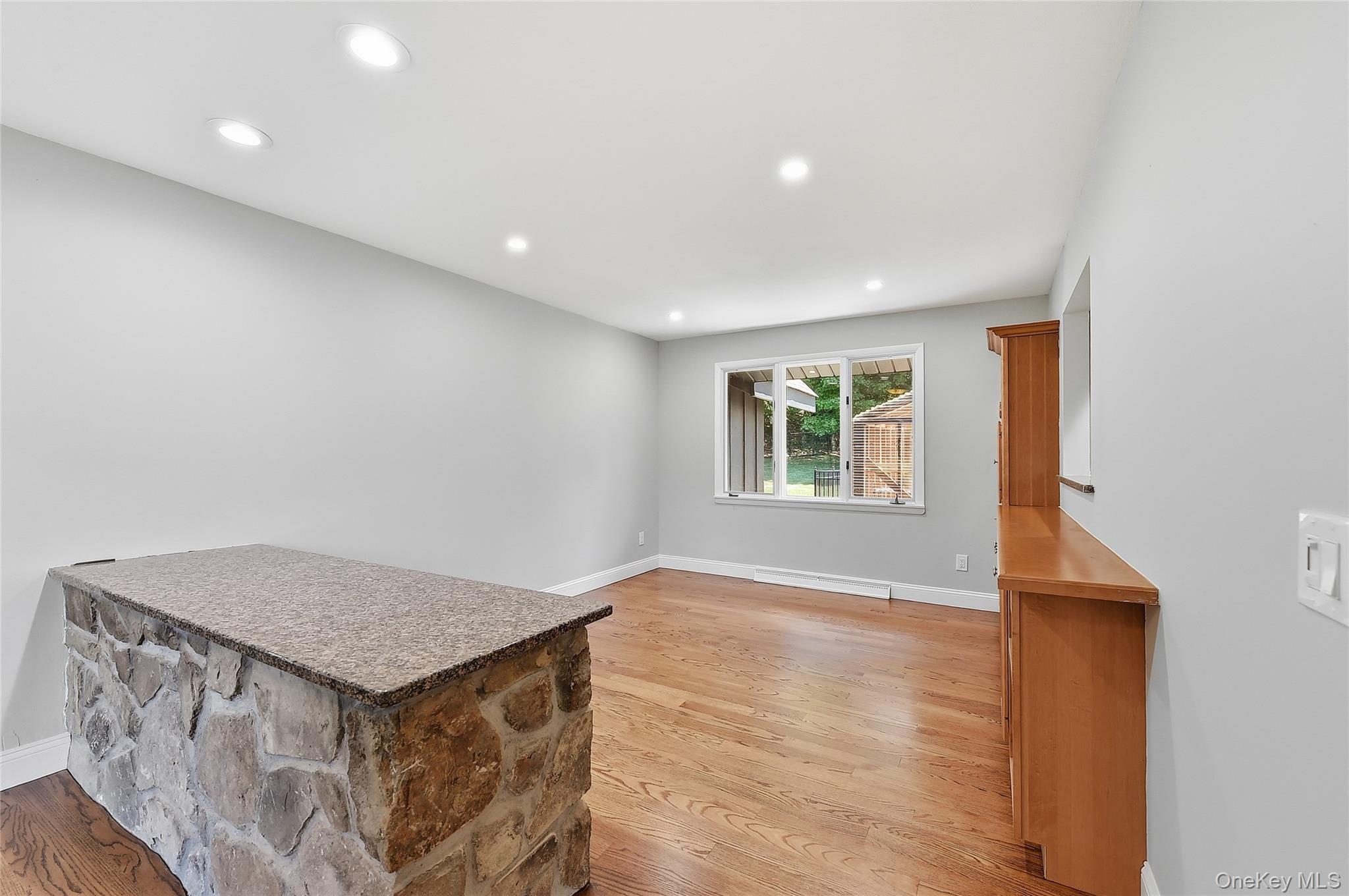 475 N Riverside Road – For Rent photo 14