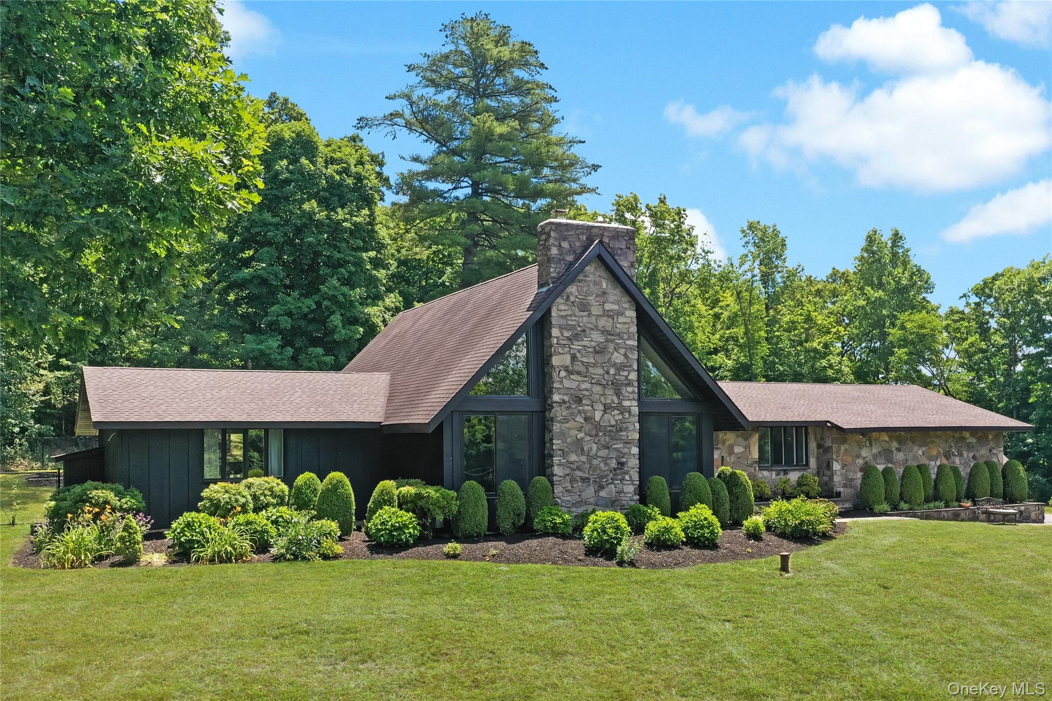 475 N Riverside Road – For Rent
