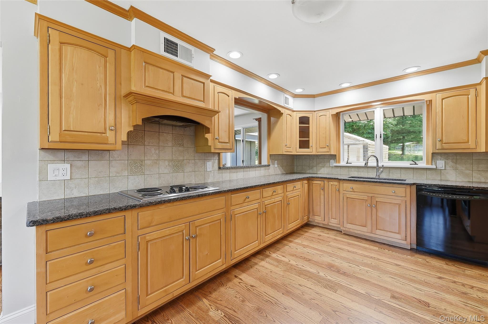 475 N Riverside Road – For Rent photo 7