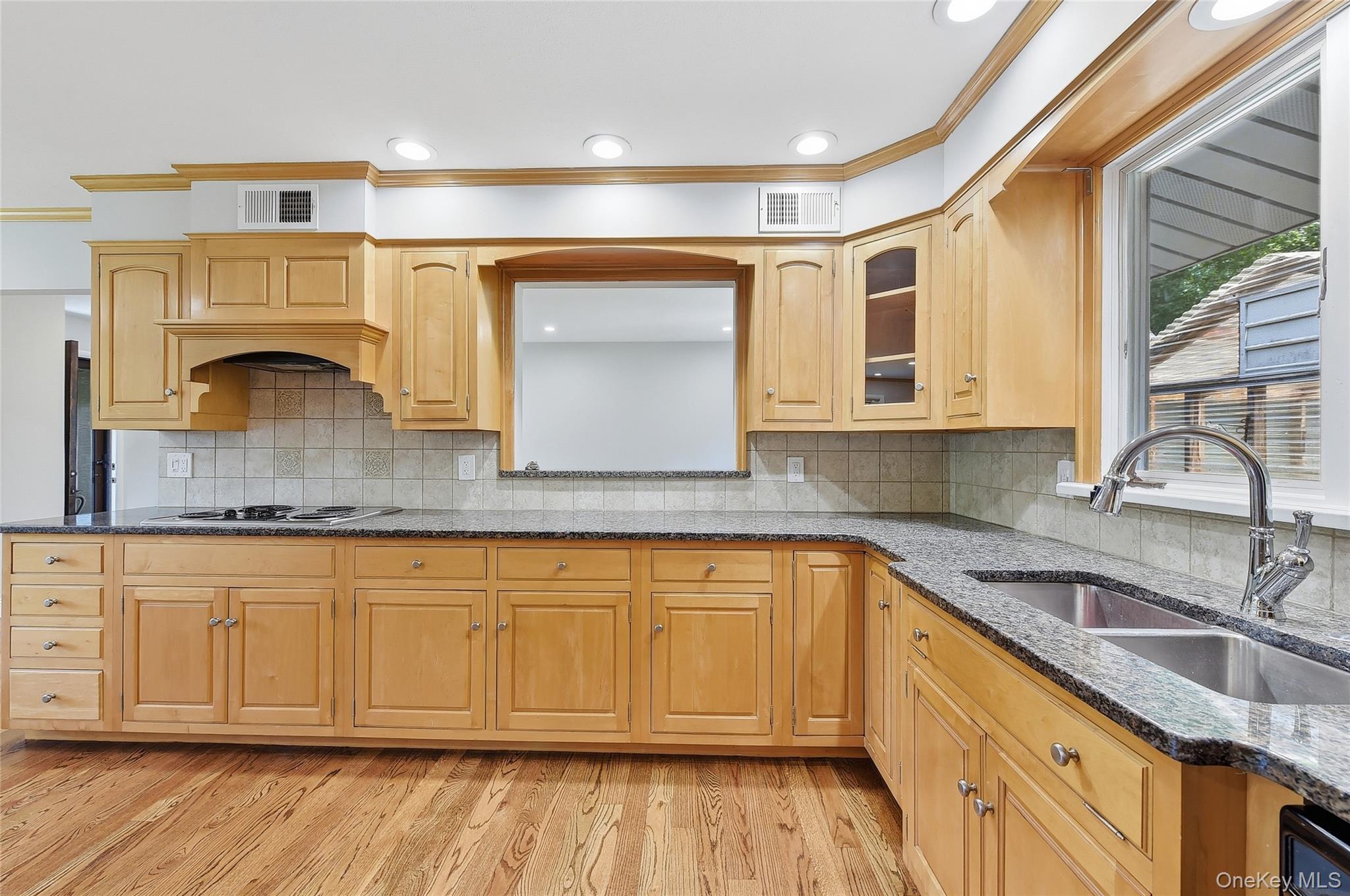 475 N Riverside Road – For Rent photo 10