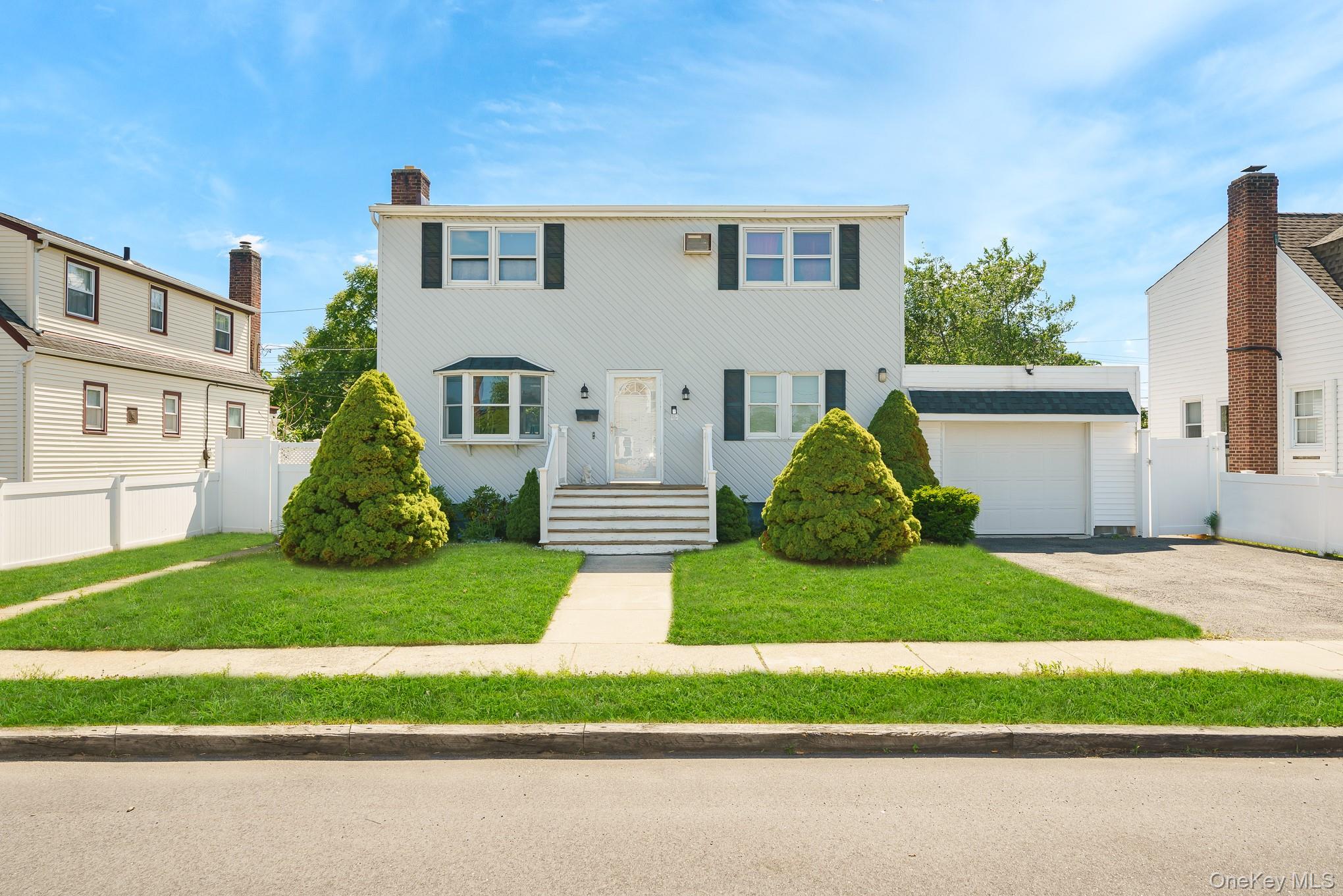 21 Lido Parkway – For Sale