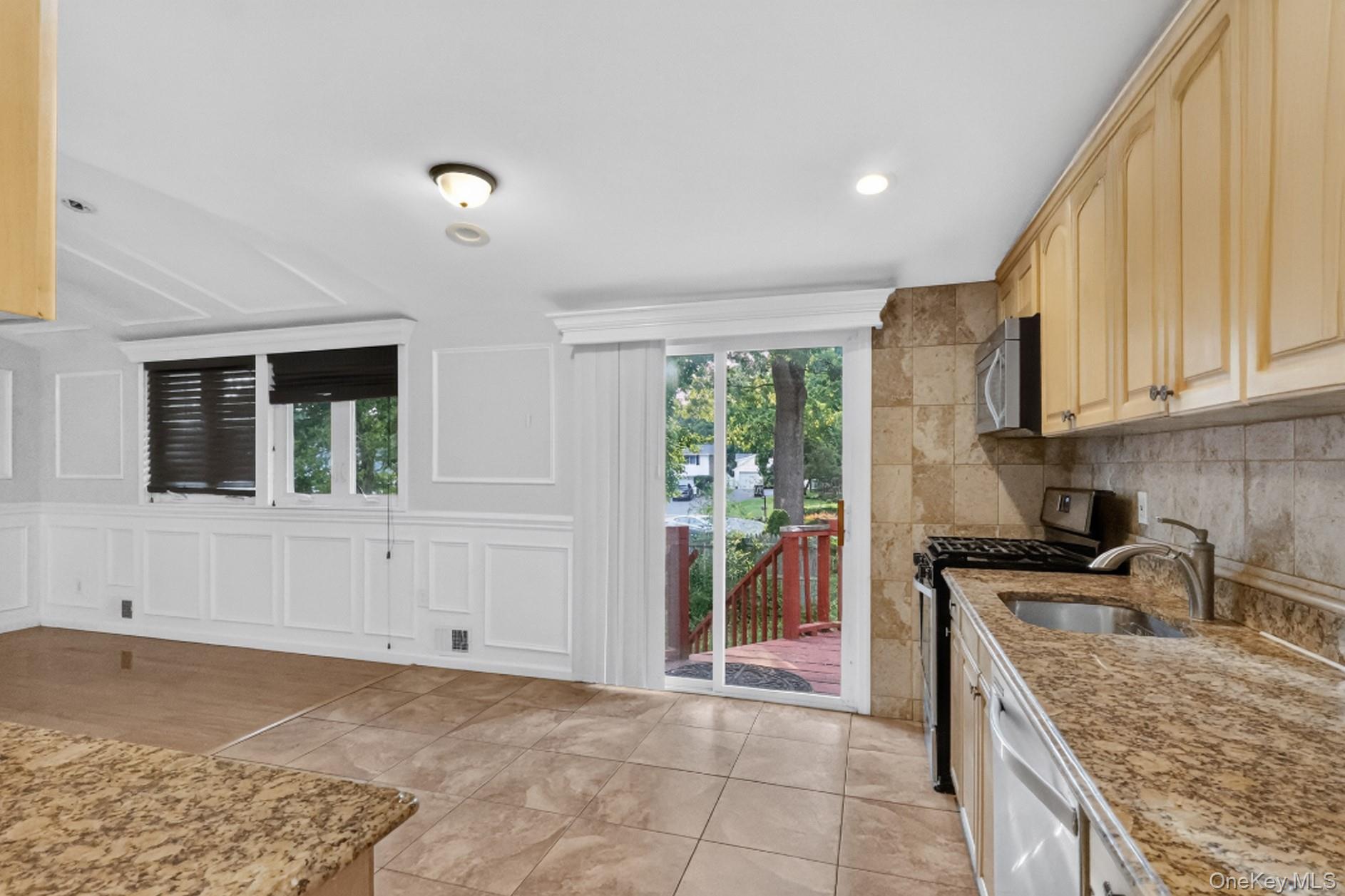 14 Branch Lane – For Rent photo 5