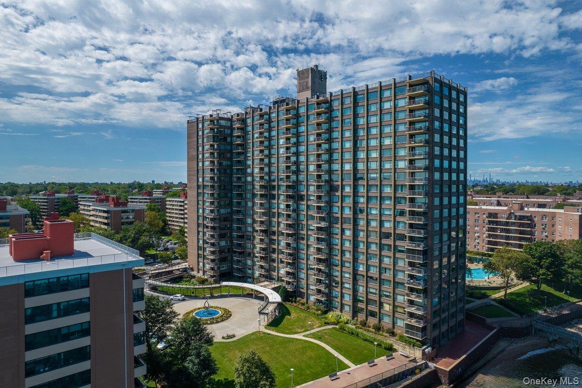 166-25 Powells Cove Boulevard, Unit 6M photo 25