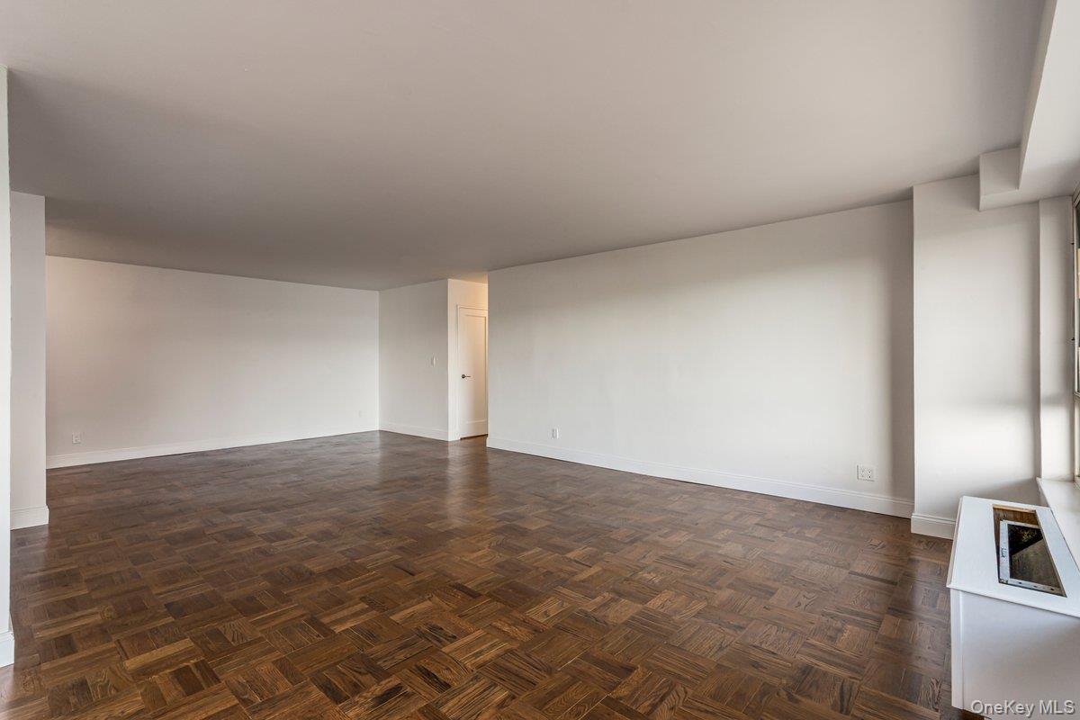 166-25 Powells Cove Boulevard, Unit 6M photo 5