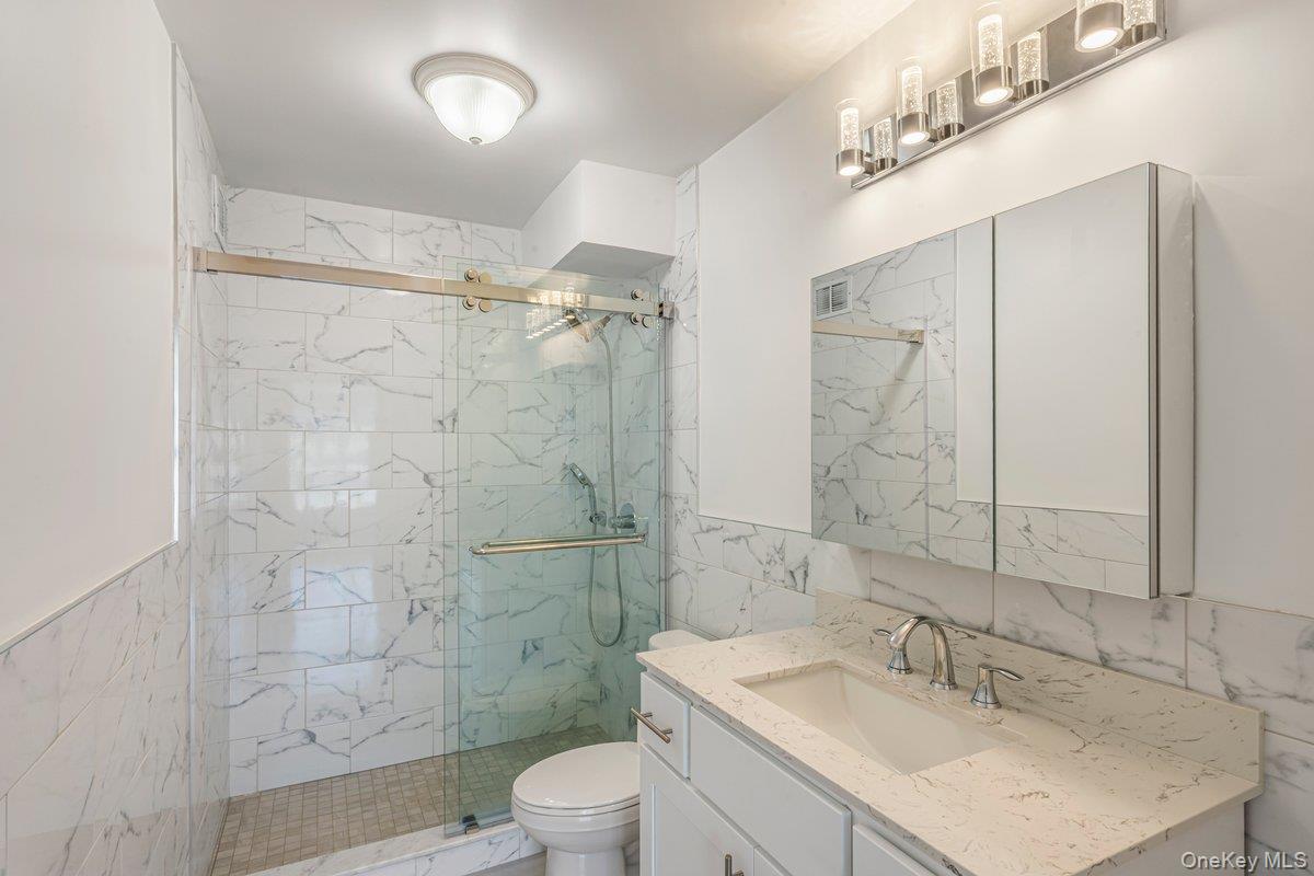 166-25 Powells Cove Boulevard, Unit 6M photo 16