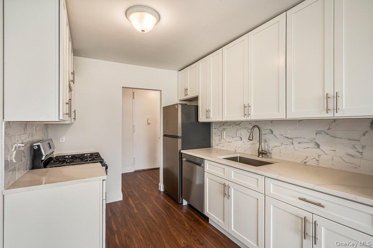 166-25 Powells Cove Boulevard, Unit 6M photo 10