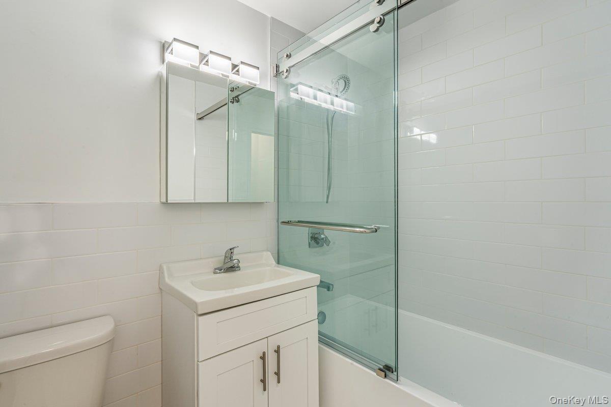 166-25 Powells Cove Boulevard, Unit 6M photo 14
