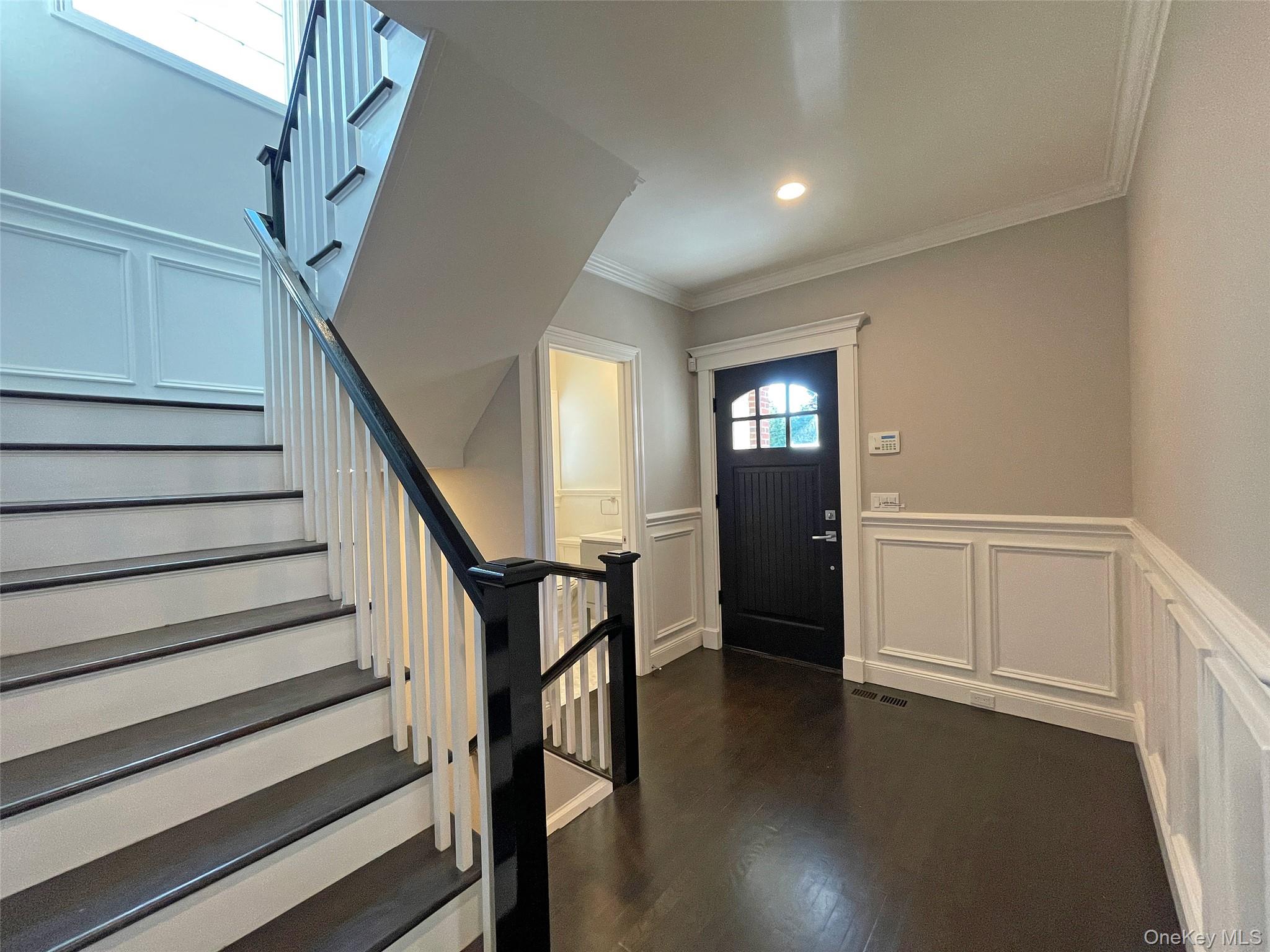 1019 Grove Street – For Rent photo 3