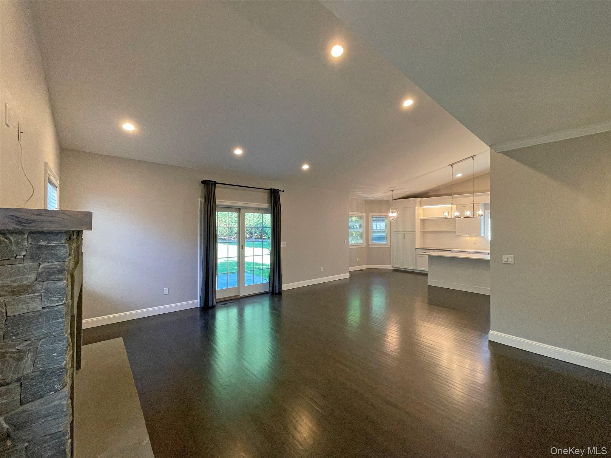1019 Grove Street – For Rent photo 8