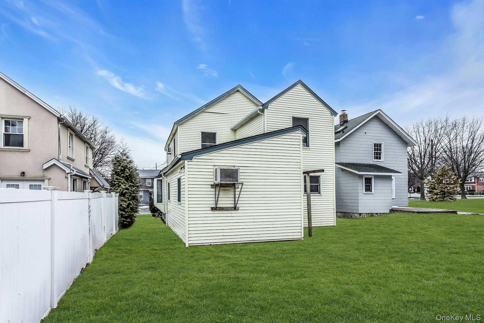 11 Merton Avenue – For Sale photo 28