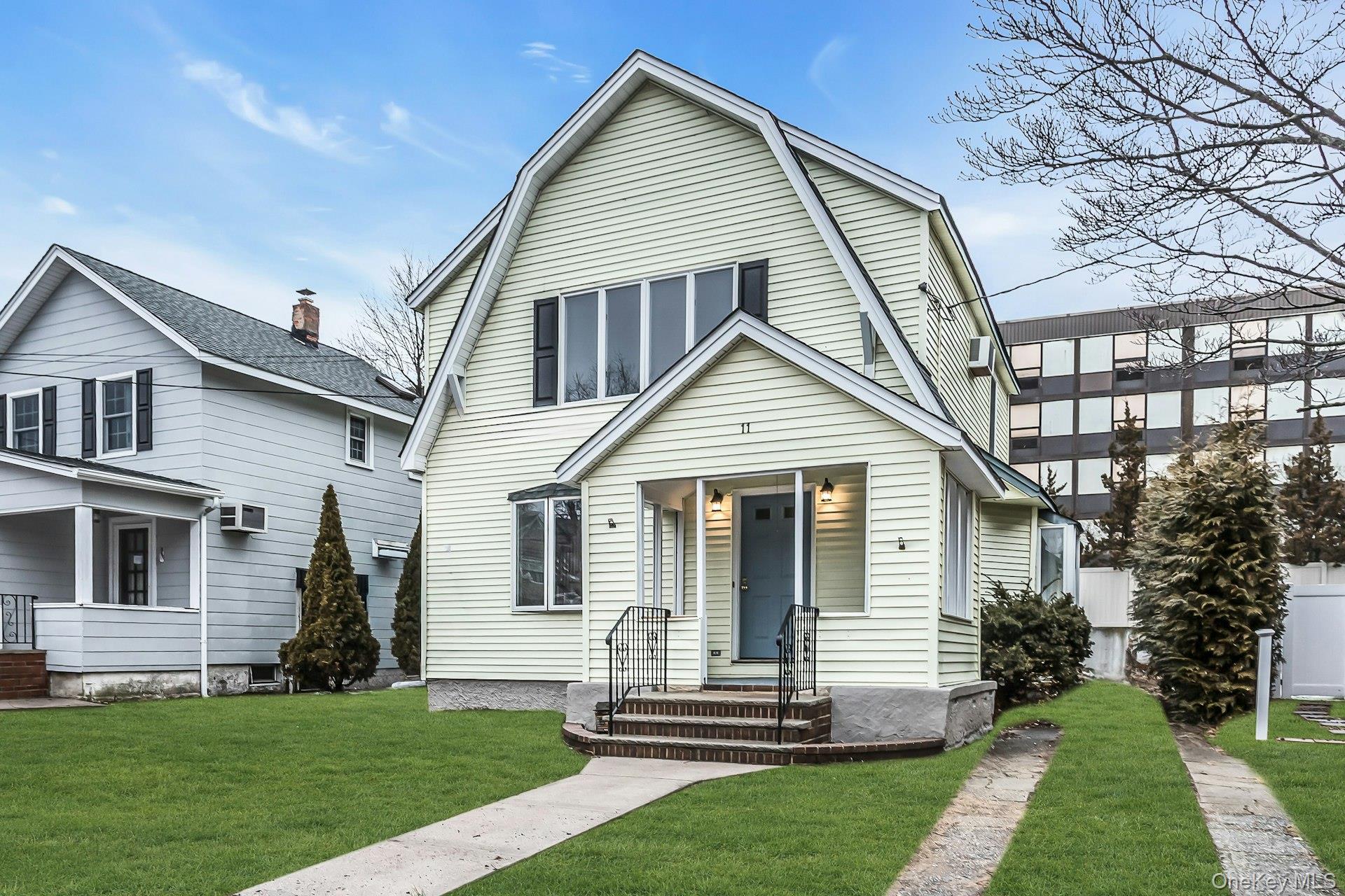 11 Merton Avenue – For Sale photo 2