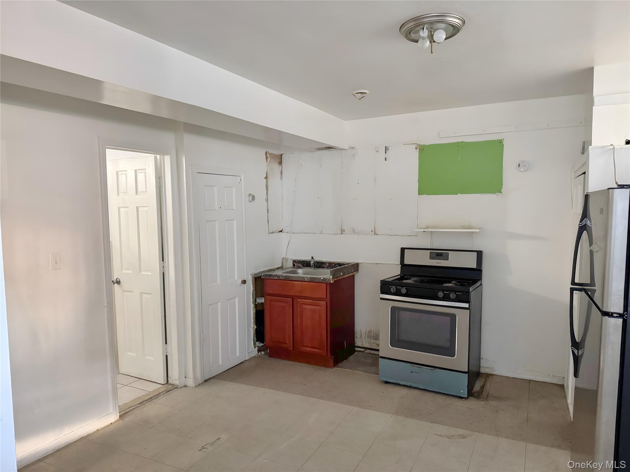 158-12 85th Avenue – For Sale photo 6