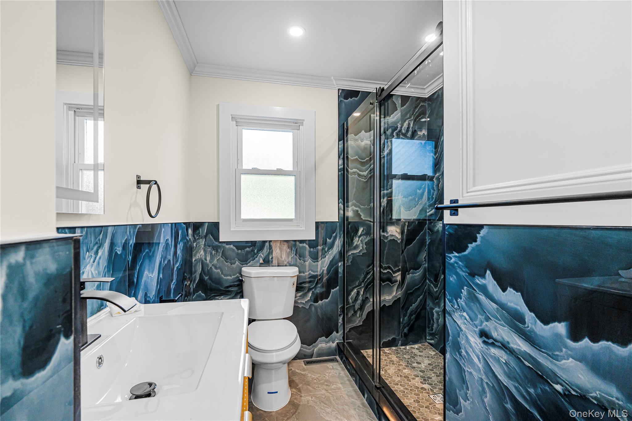 737 Flowerdale Drive – For Sale photo 8
