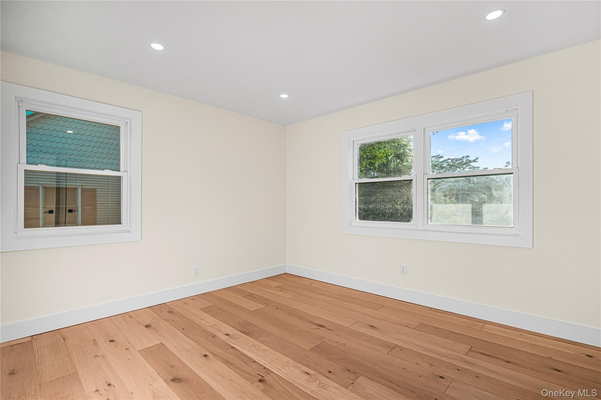 737 Flowerdale Drive – For Sale photo 17