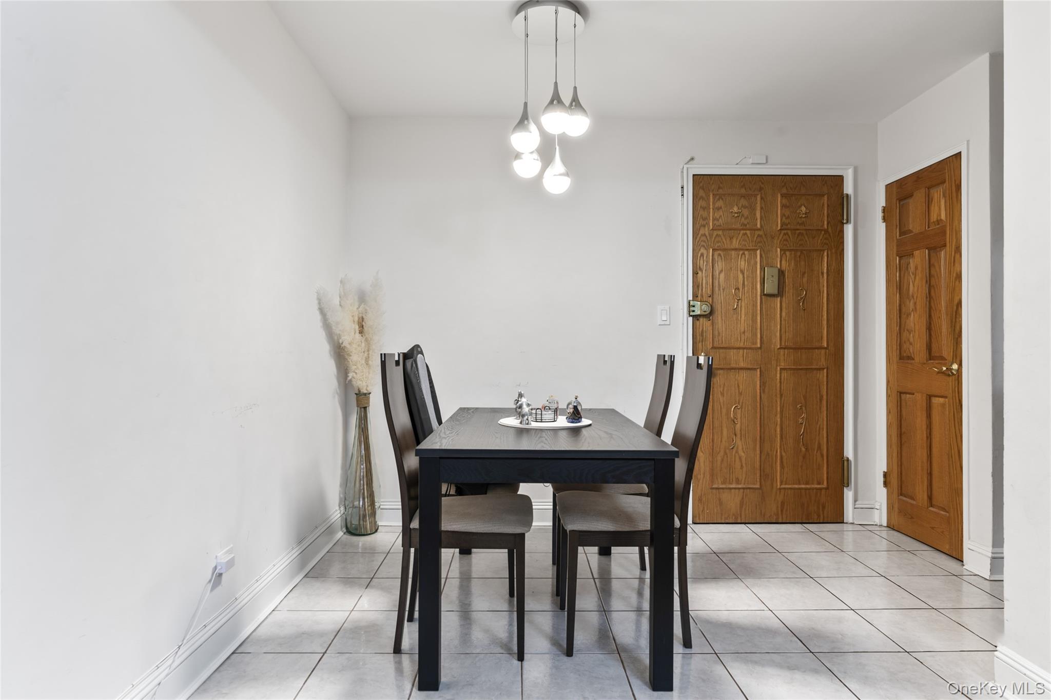 88-12 151 Avenue, Unit 4B photo 5