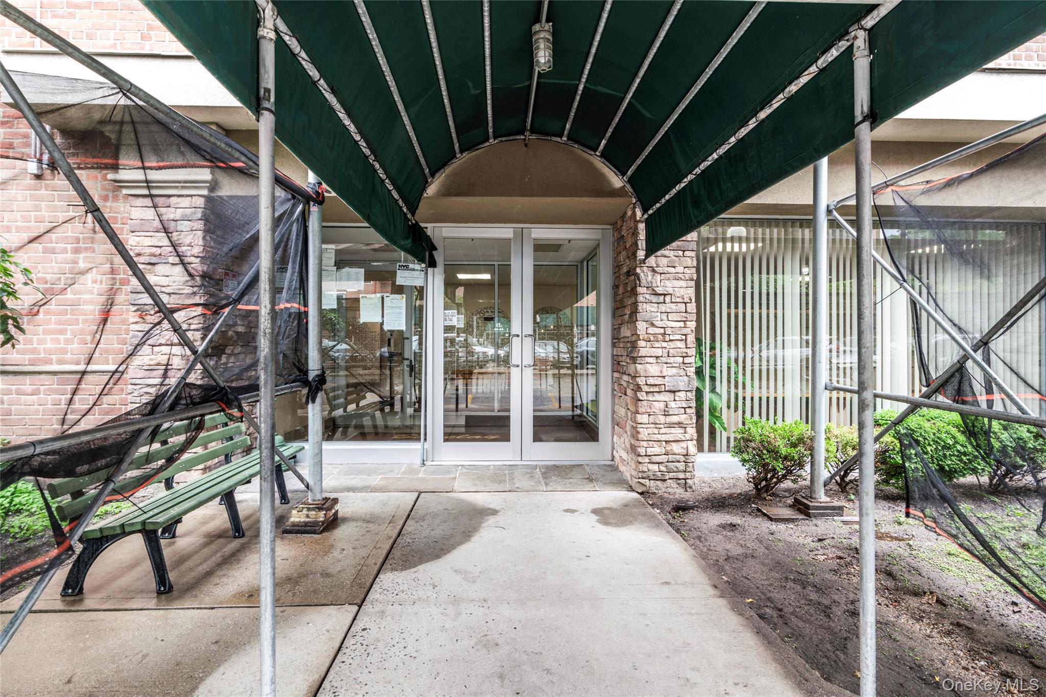 88-12 151 Avenue, Unit 4B photo 2