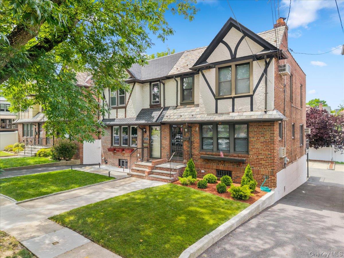 1241 Rhinelander Avenue – For Sale