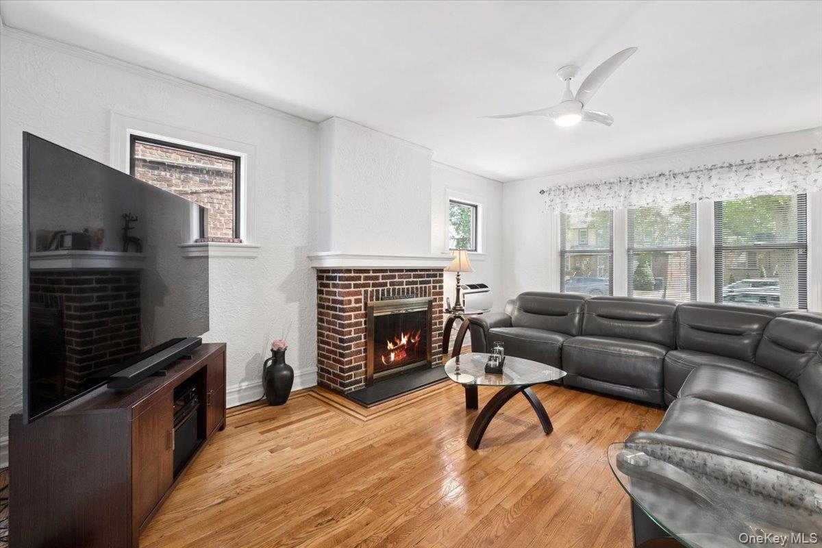 1241 Rhinelander Avenue – For Sale photo 5