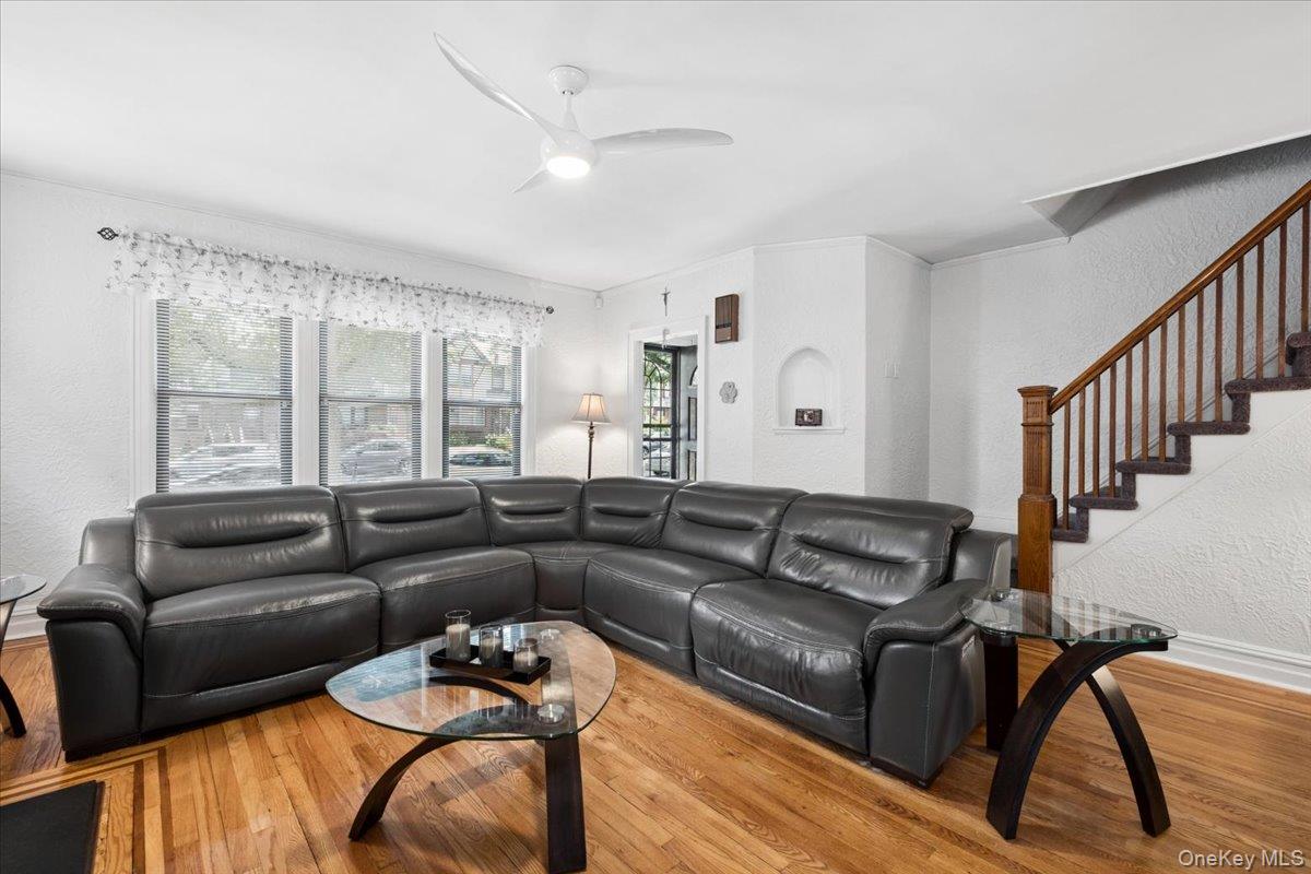 1241 Rhinelander Avenue – For Sale photo 3
