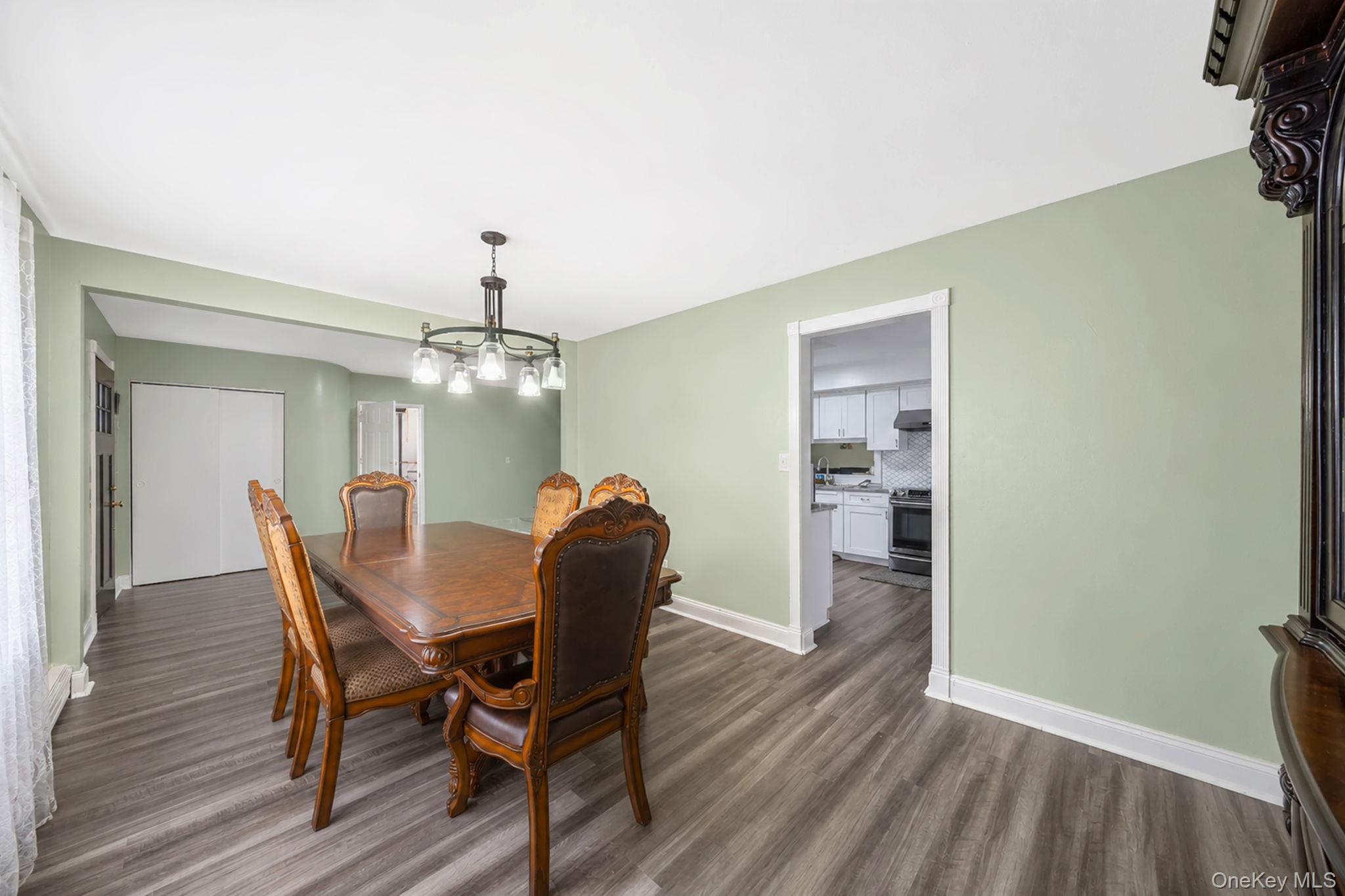 23 Essex Drive – For Sale photo 10