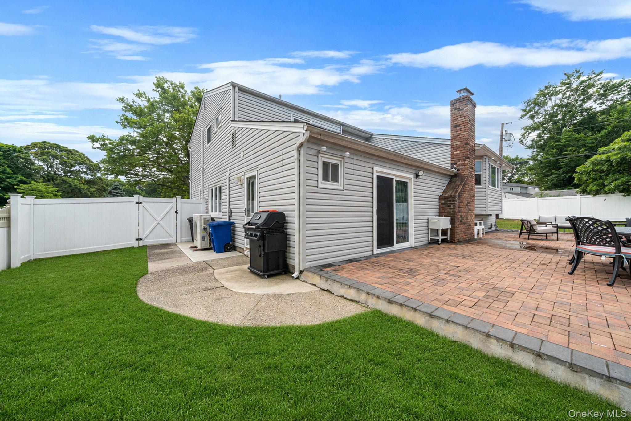 23 Essex Drive – For Sale photo 6