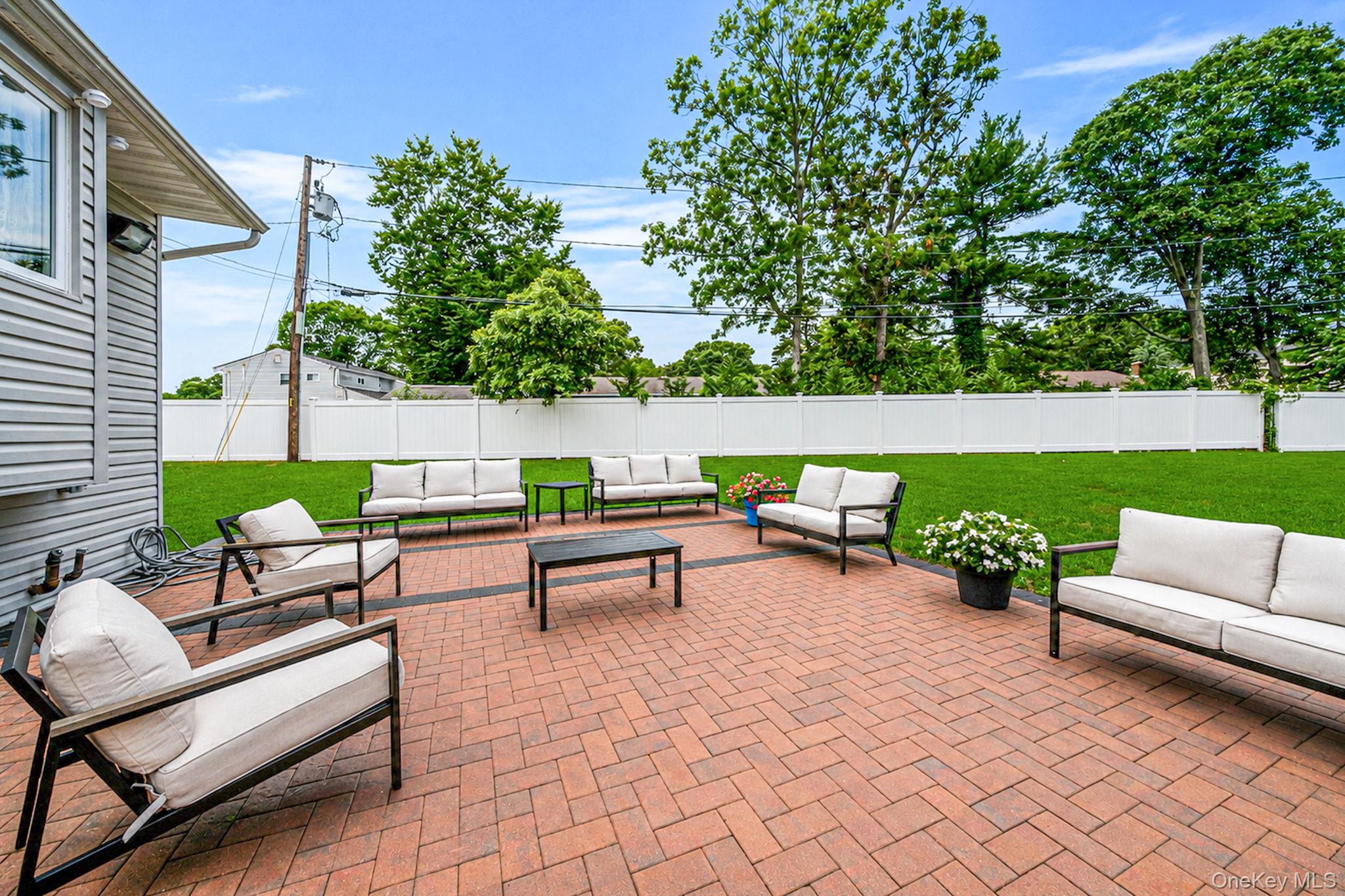 23 Essex Drive – For Sale photo 5