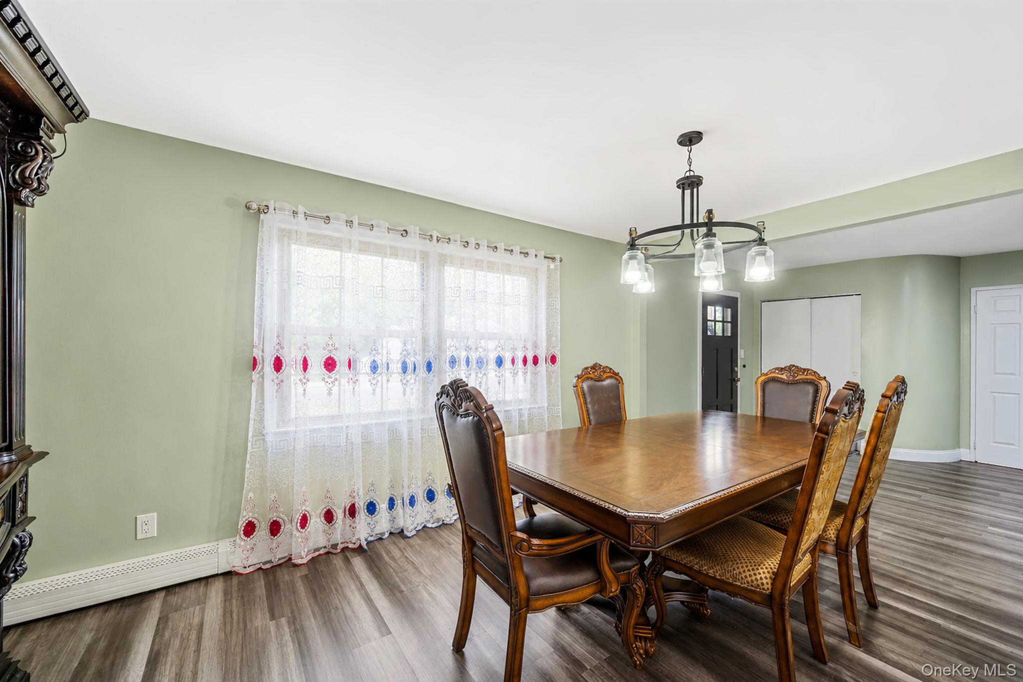23 Essex Drive – For Sale photo 11