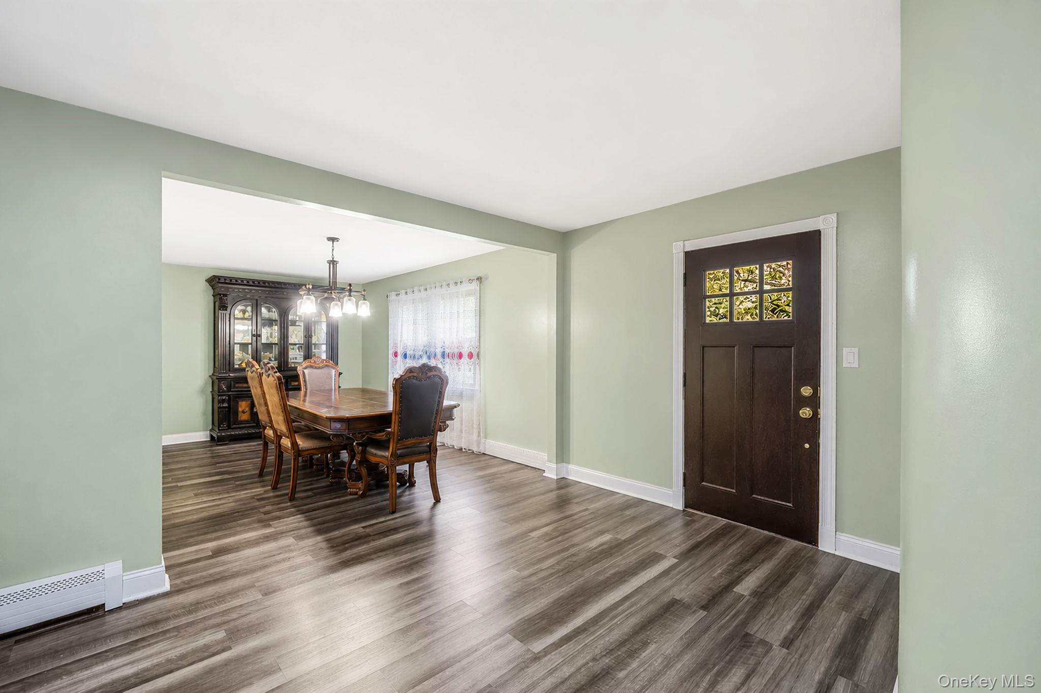 23 Essex Drive – For Sale photo 9