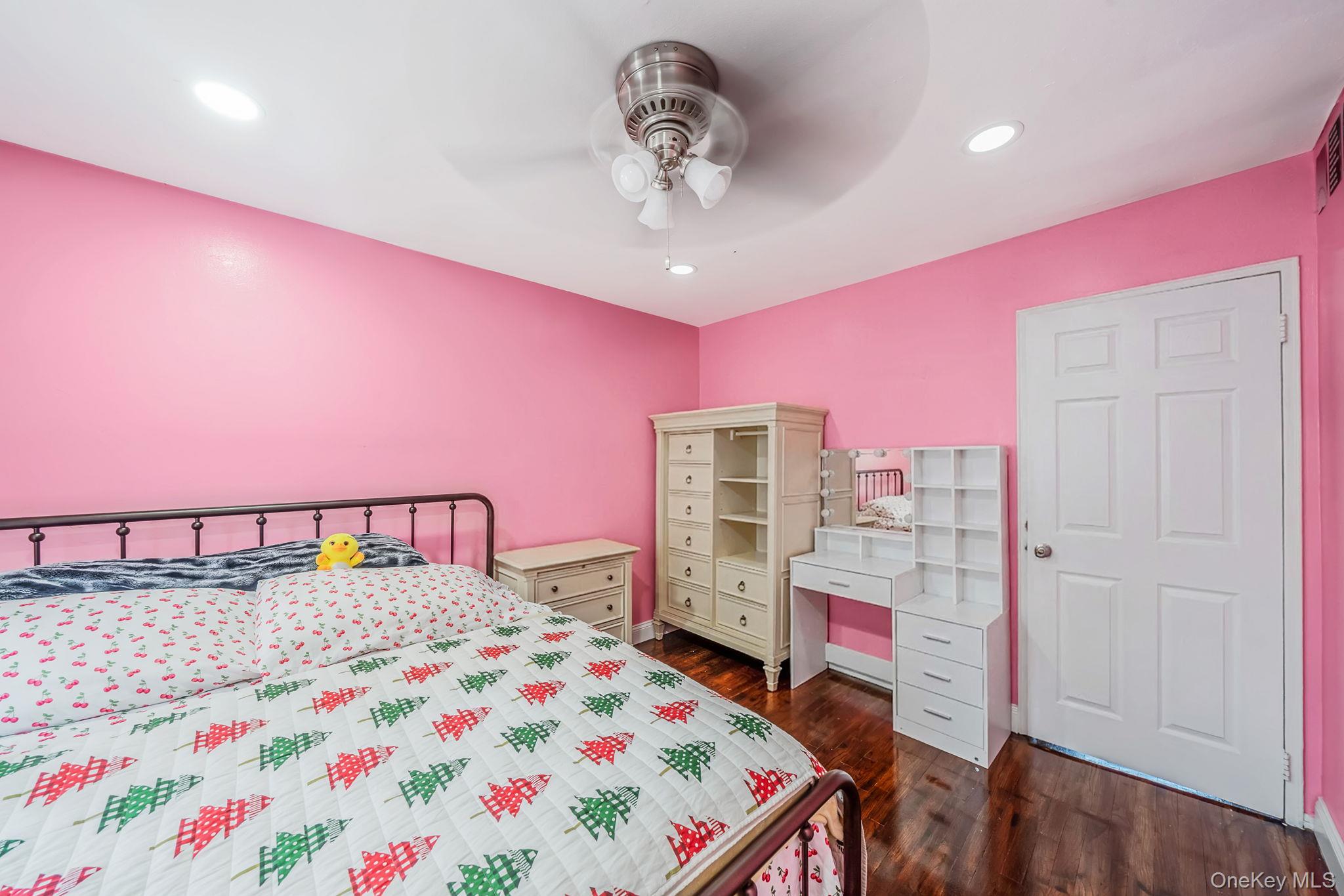 23 Essex Drive – For Sale photo 28