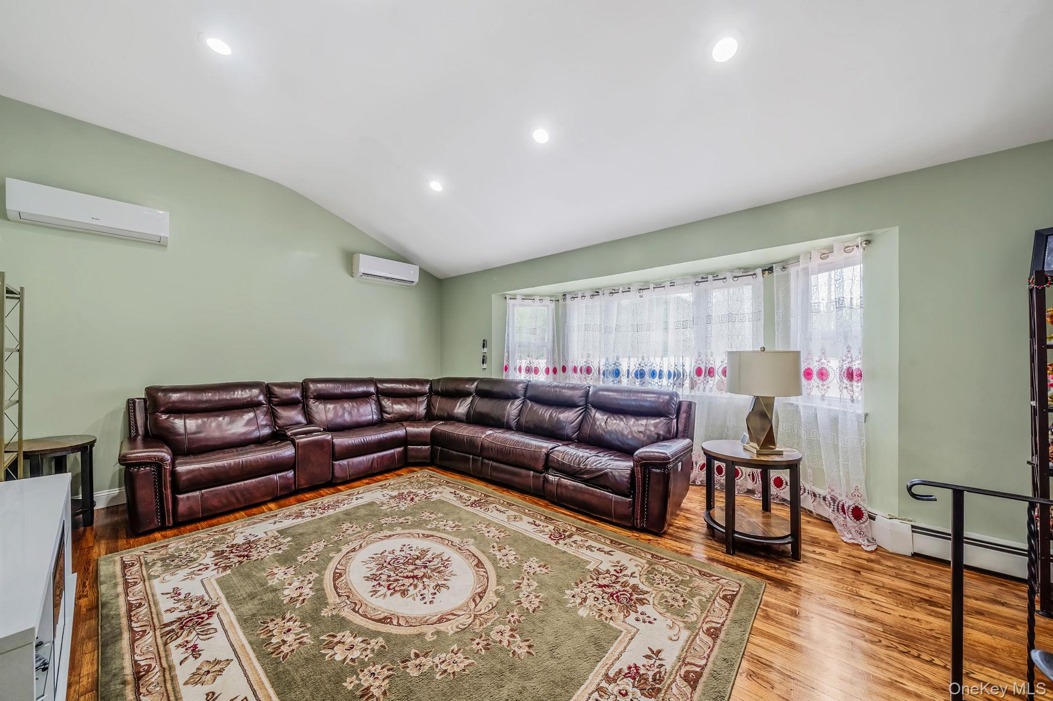 23 Essex Drive – For Sale photo 20