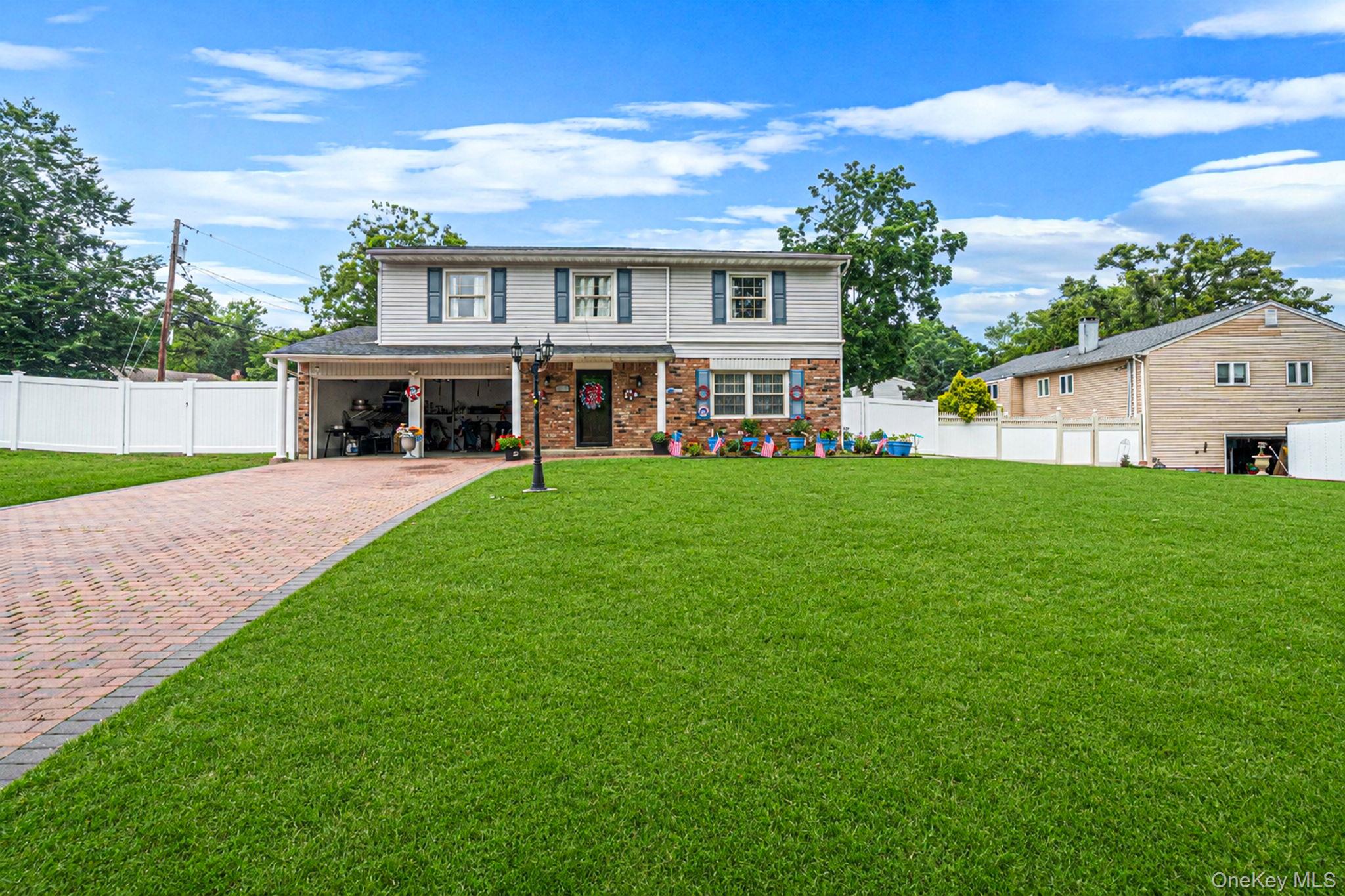 23 Essex Drive – For Sale photo 2