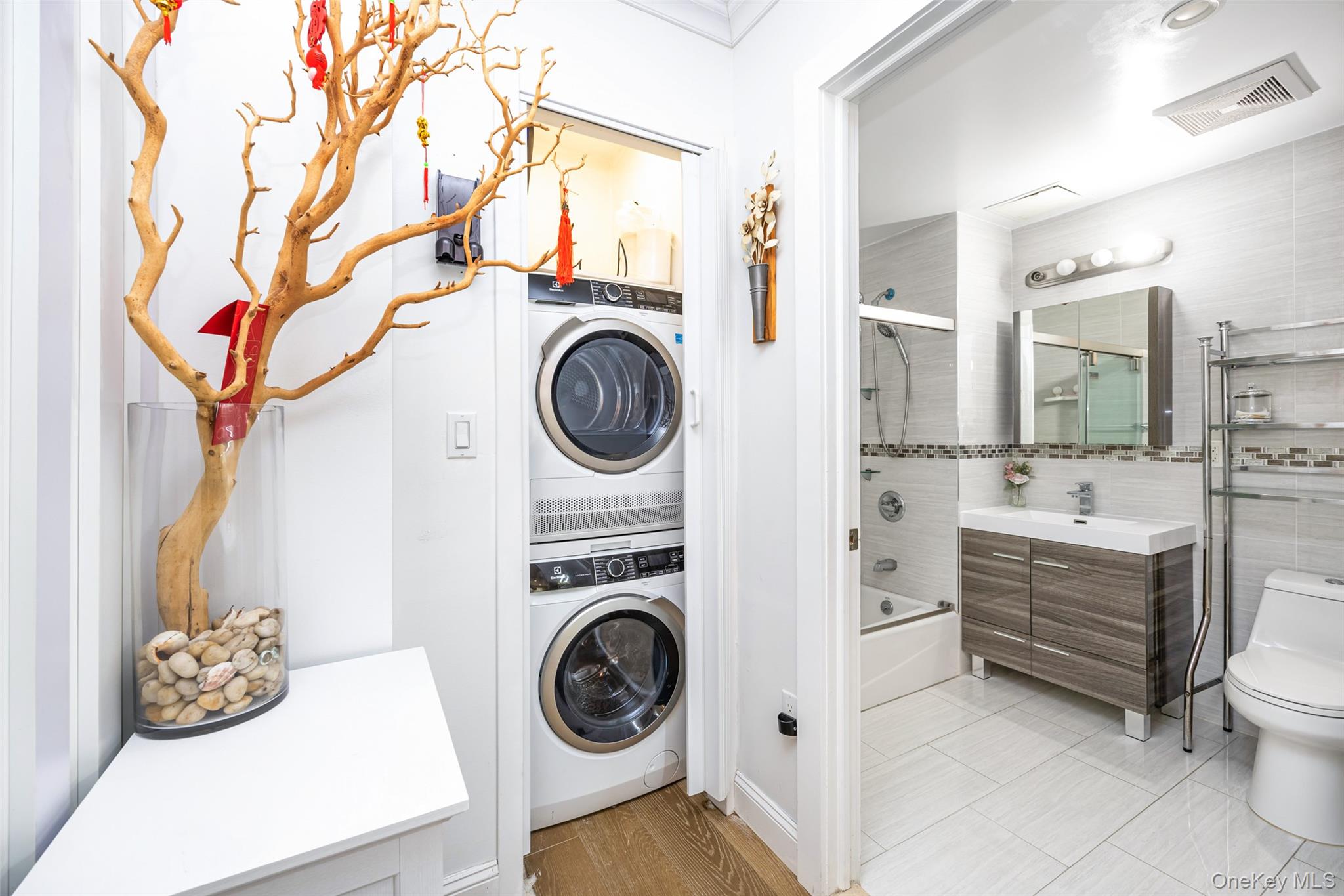 13620 Booth Memorial Avenue, Unit 2A photo 9