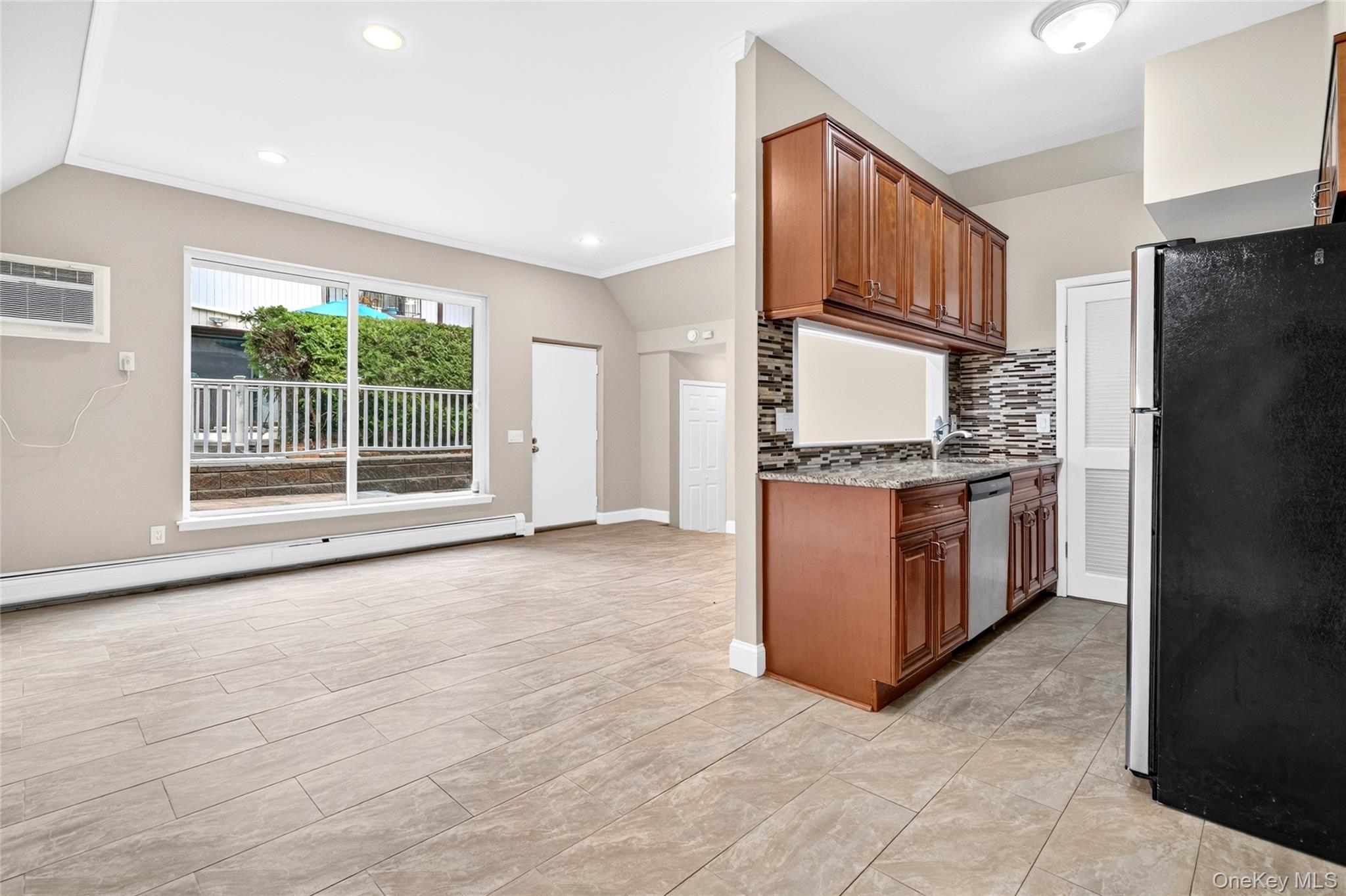 11 Jackson Avenue, Unit 81 photo 9