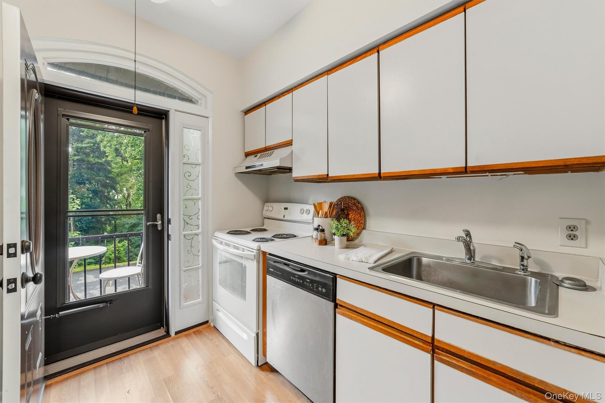1 Beecher Lane, Unit C7 photo 7