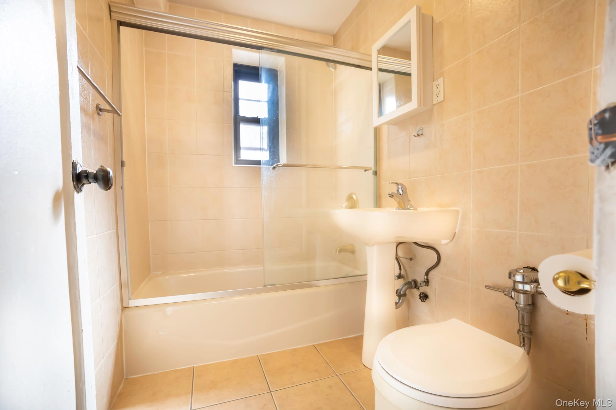 102-55 67 Road, Unit 2V photo 12