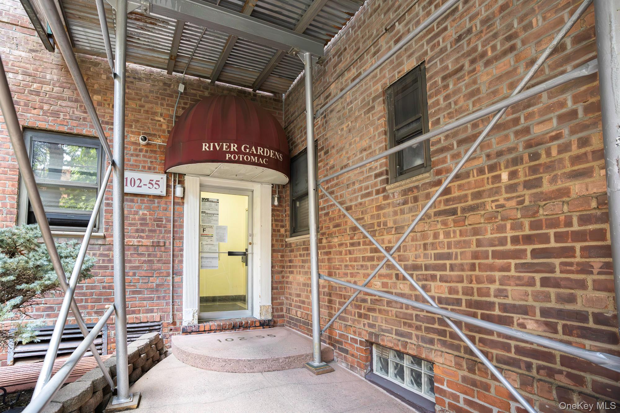 102-55 67 Road, Unit 2V
