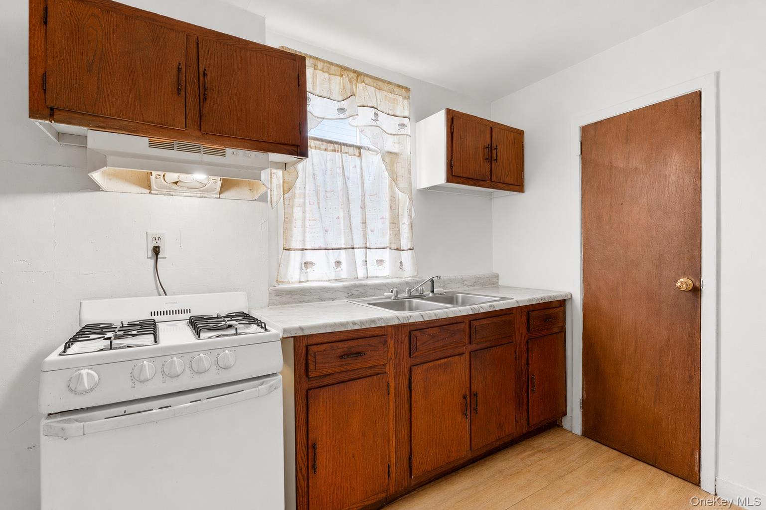 464 S 2nd Avenue – For Sale photo 4