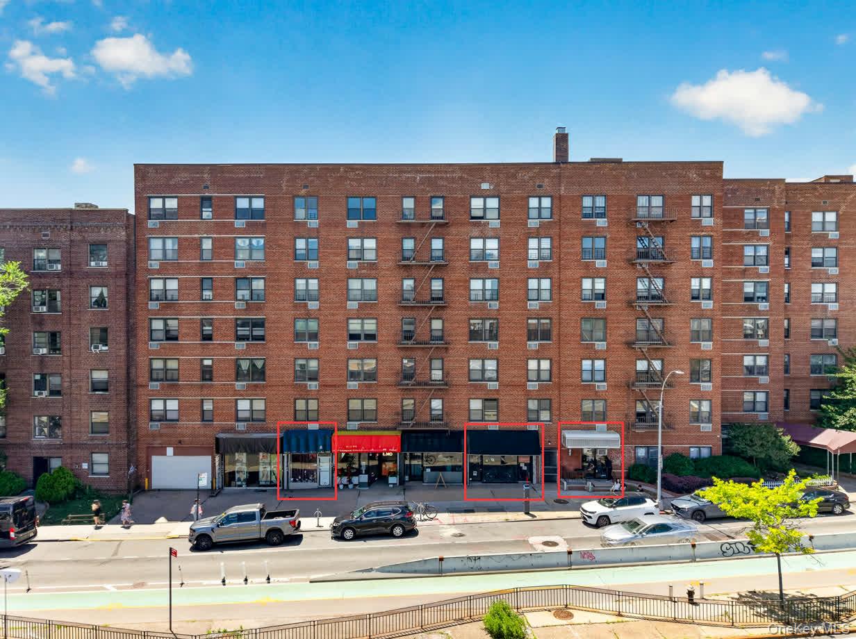10230 Queens Boulevard, Unit Retails
