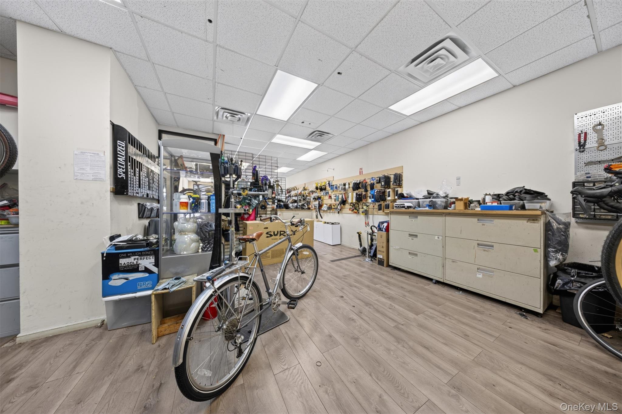 10230 Queens Boulevard, Unit Retails photo 8